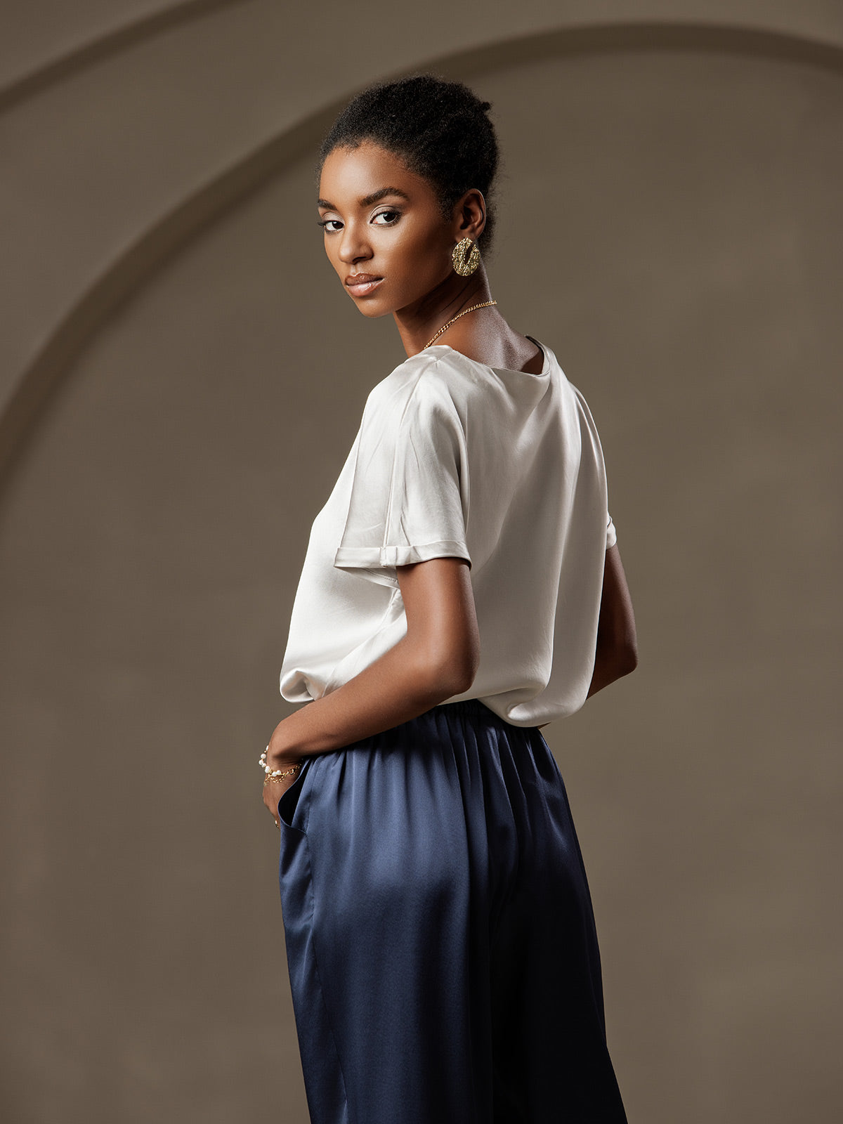 [Lysegrå] SilkSilky-DK 19Momme Silke Short Sleeve Round Neck T-shirt til kvinder 004