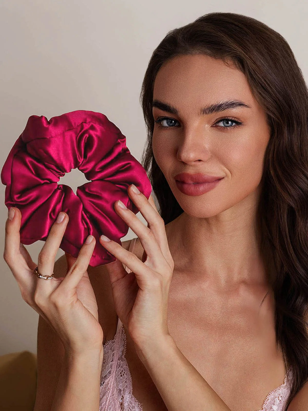 [Vin] SilkSilky-DK Silke Scrunchie 001