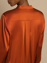 [Karamel] SilkSilky-DK 19Momme Langærmet Ståkrave Bluse 004