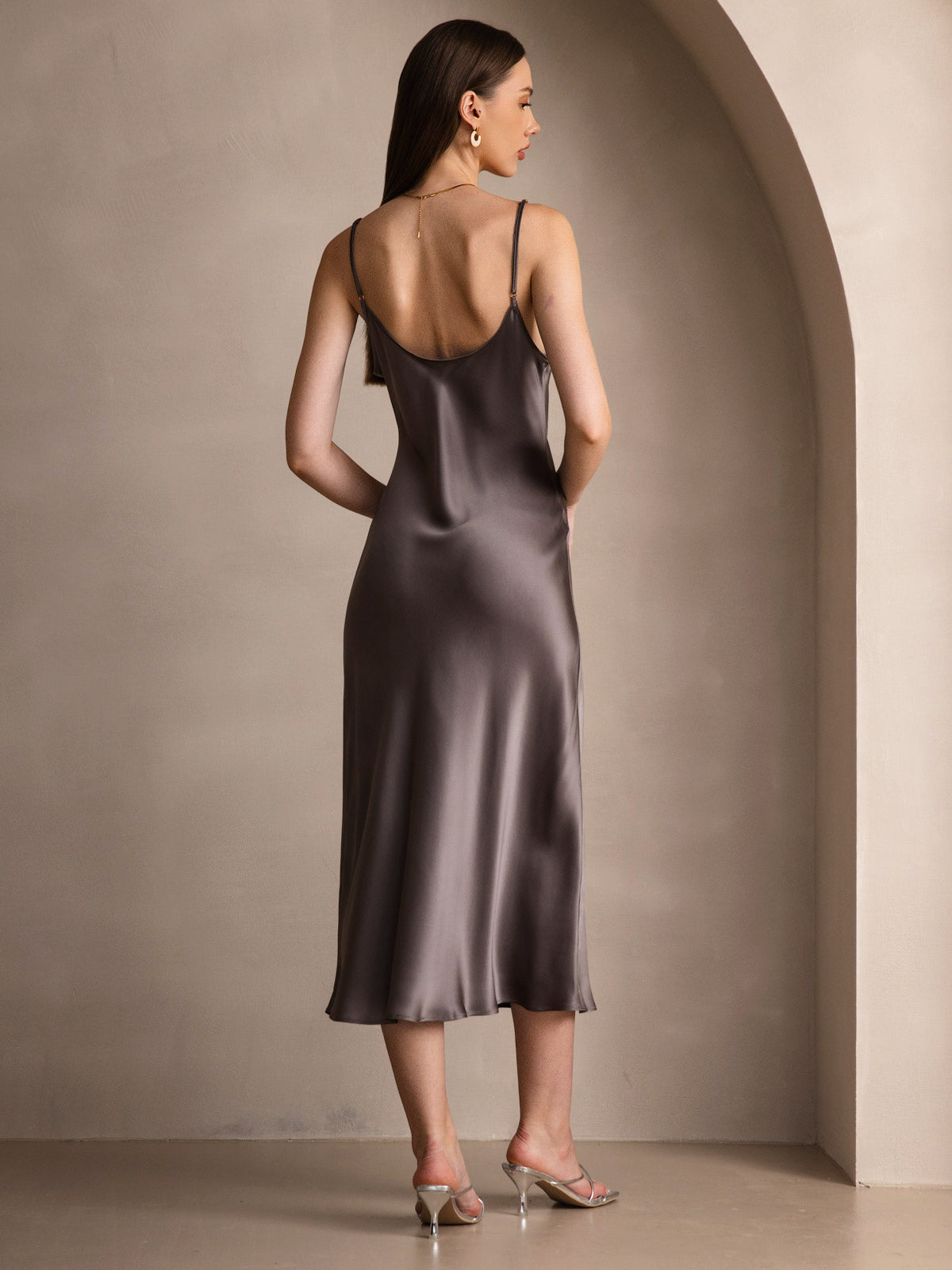 [Mørk Kaki] SilkSilky-DK Spaghetti Rem V Hals Kjole 002