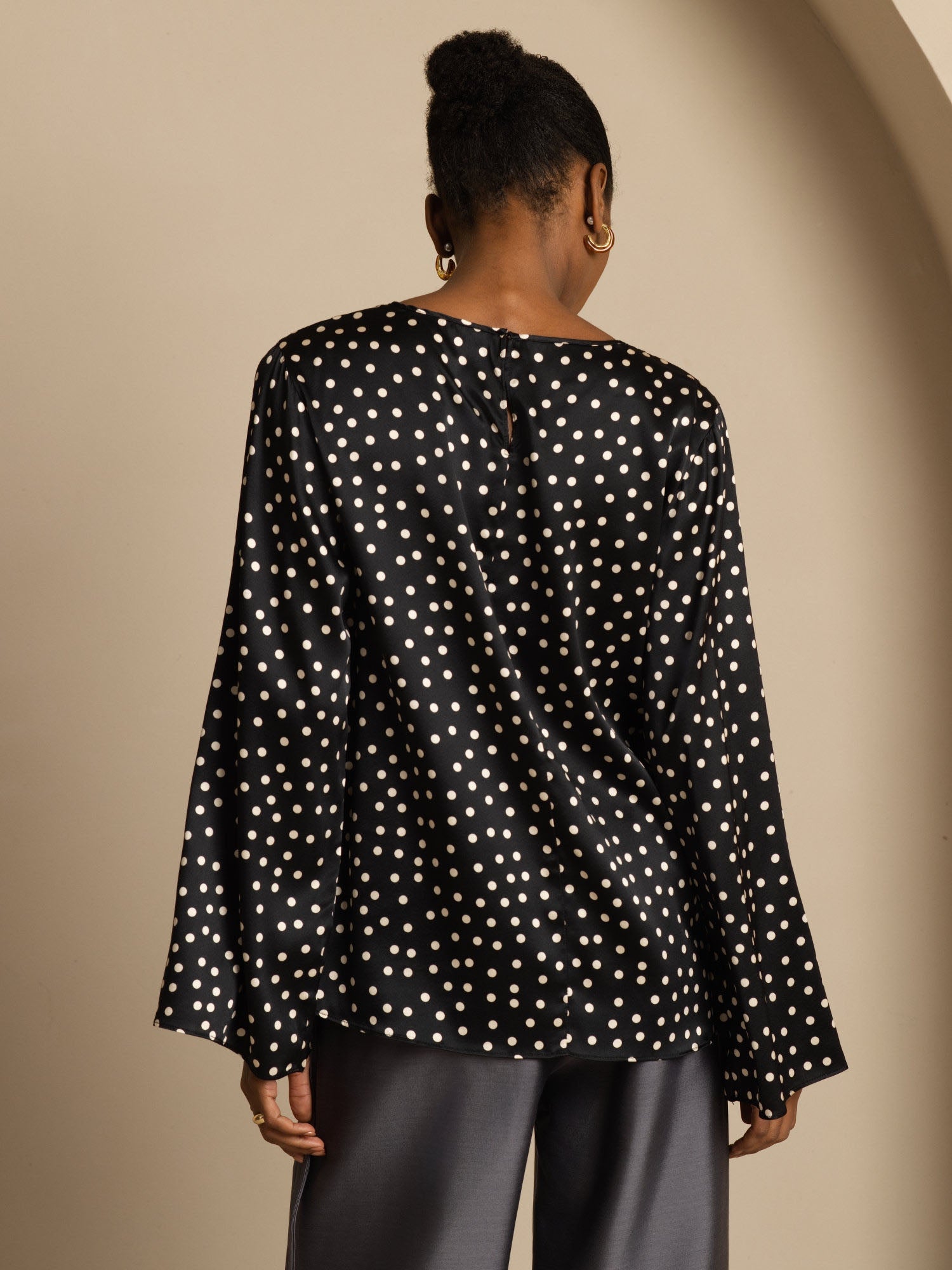 [Prikket] SilkSilky-DK 19Momme Silke Bell Sleeve Blouse 002