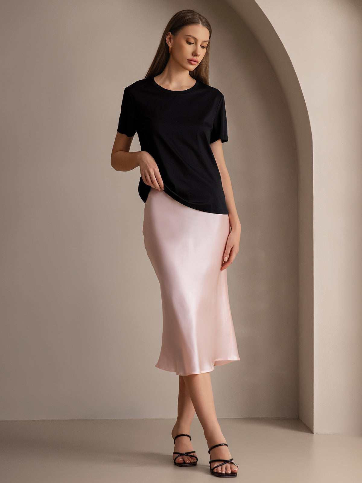 [Sort] SilkSilky-DK Silk Knitted Short Sleeve Round Neck T-shirt til kvinder 003