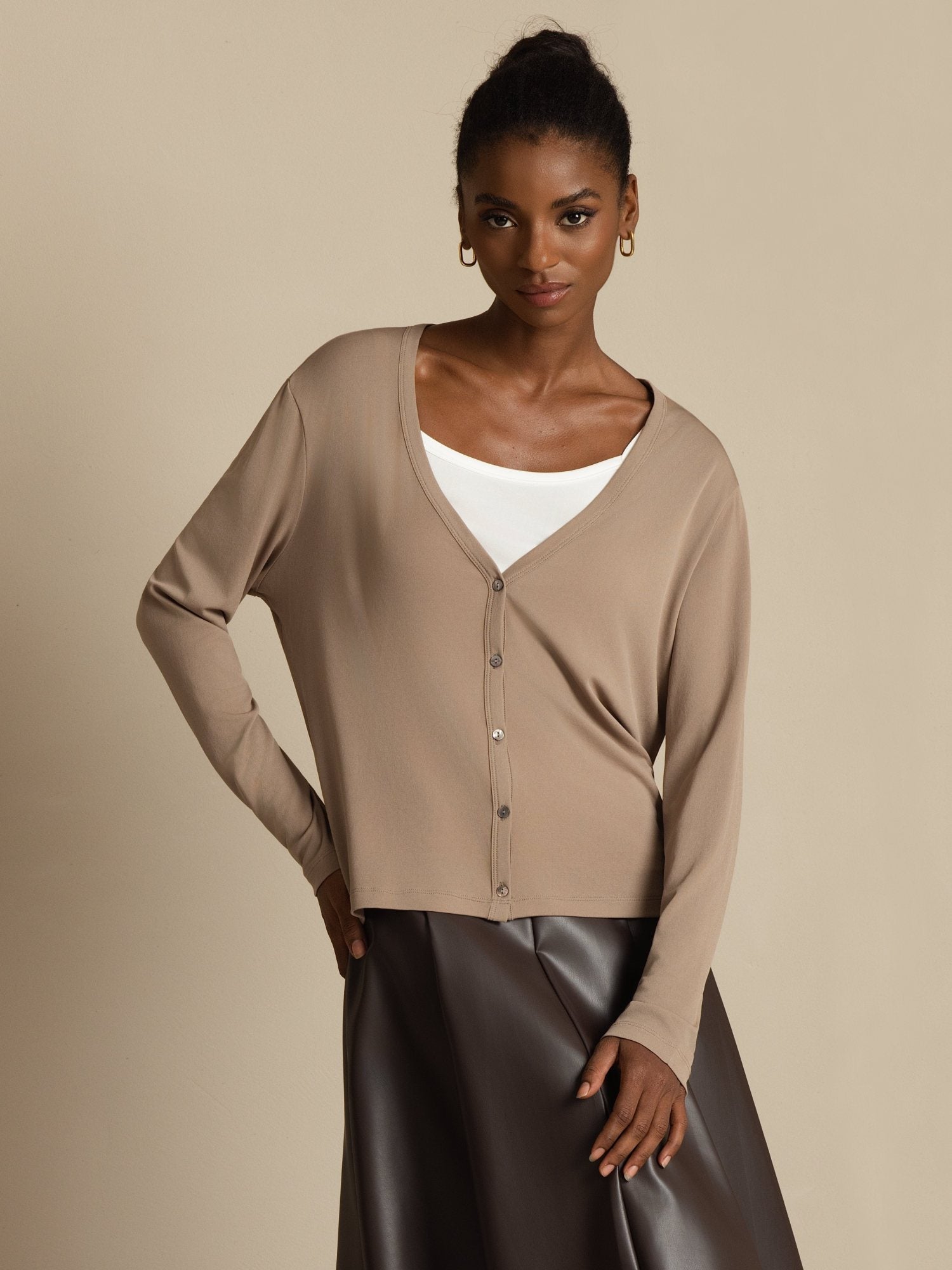 [Tan] SilkSilky-DK 19Momme Silke Langærmet V Hals Dame Cardigan 001