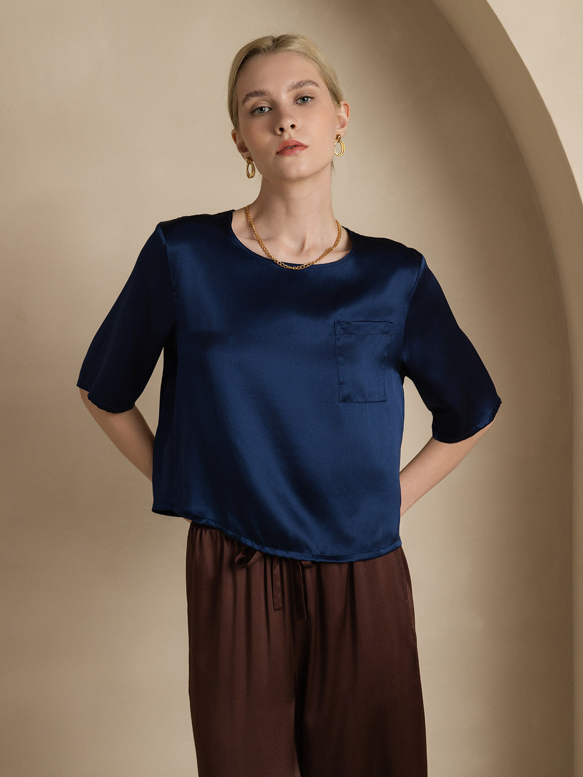 [Mørkeblå] SilkSilky-DK Pure Silk Half Sleeve Boat Neck T-shirt til kvinder 001