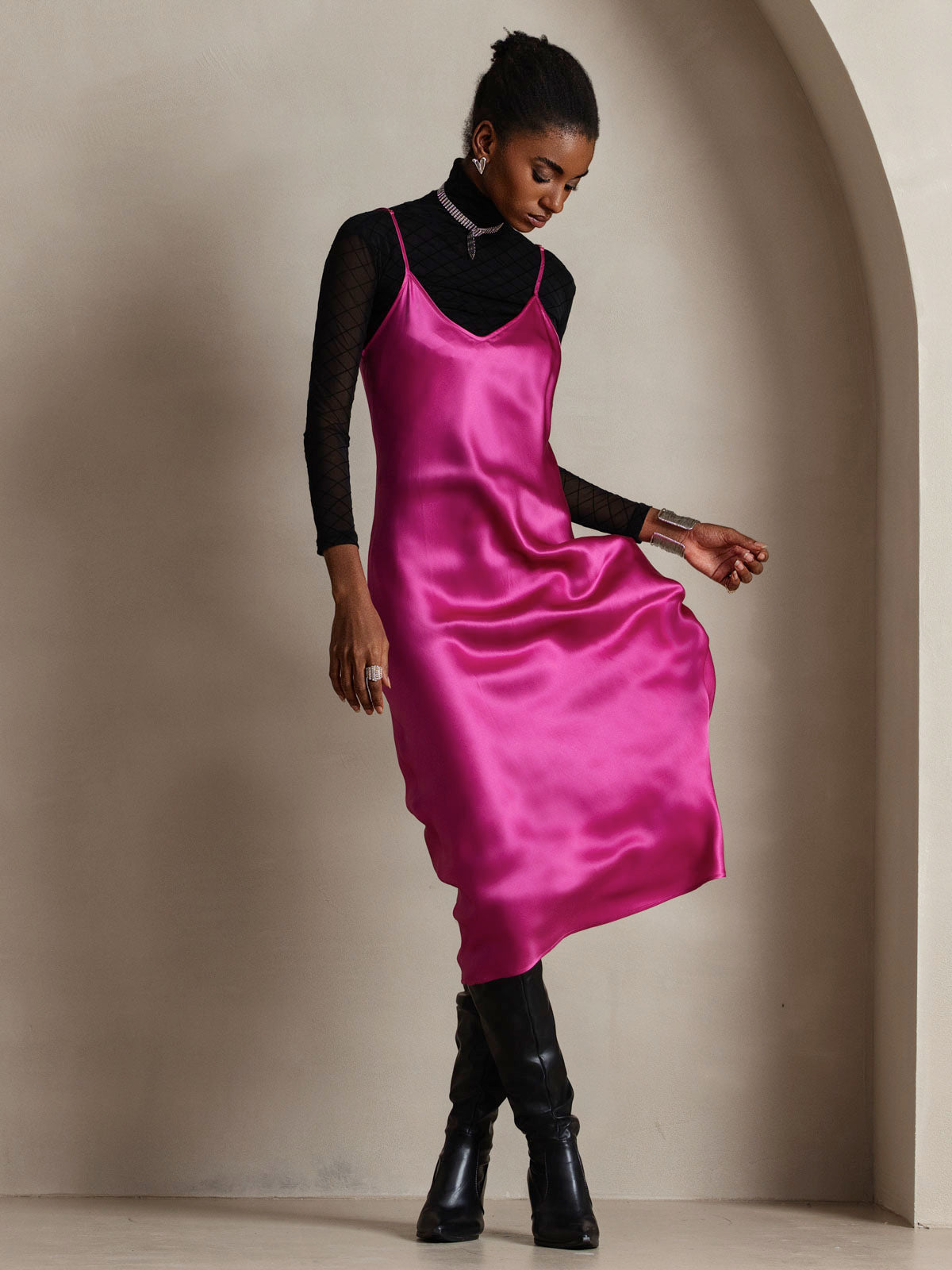 [Rosenrød] SilkSilky-DK Spaghetti Rem V Hals Kjole 004