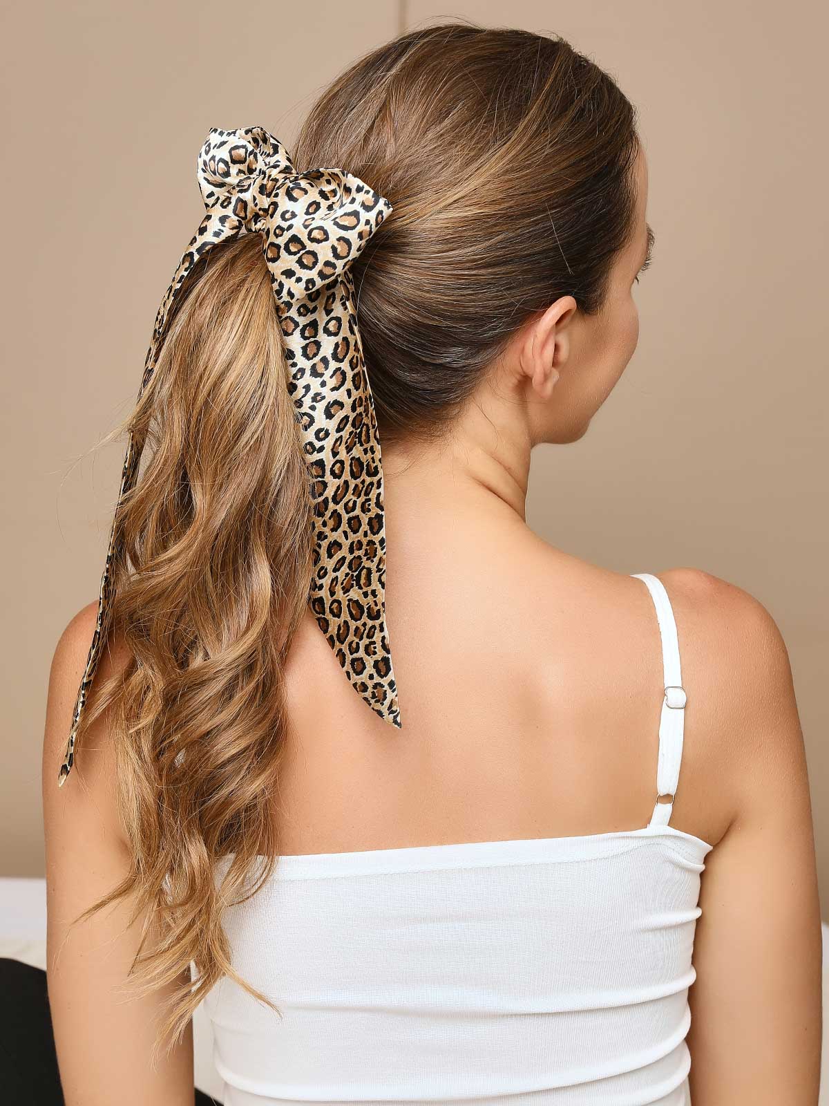 SilkSilky-DK-19Momme-Pure-Silk-Scrunchie-Leopard-003