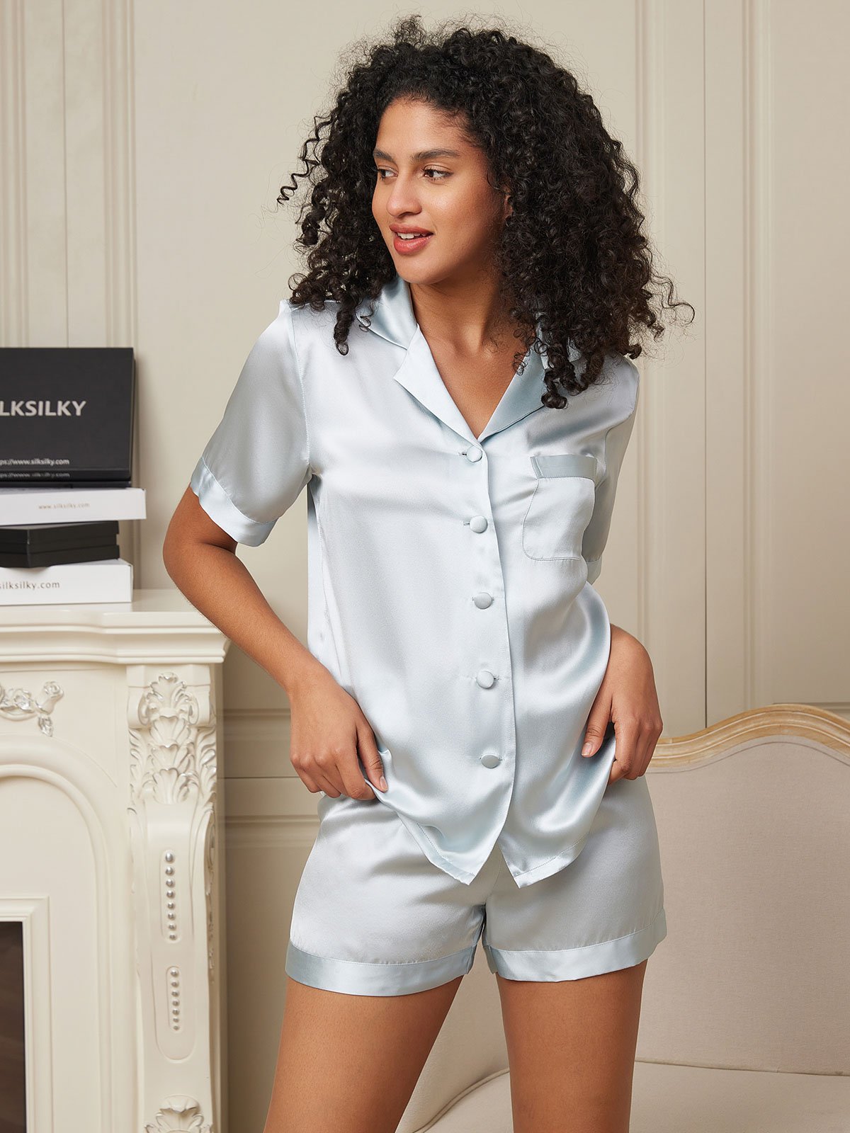 SilkSilky-DK-Pure-Silk-Short-Sleeve-Womens-Pajamas-Lyseblå-003