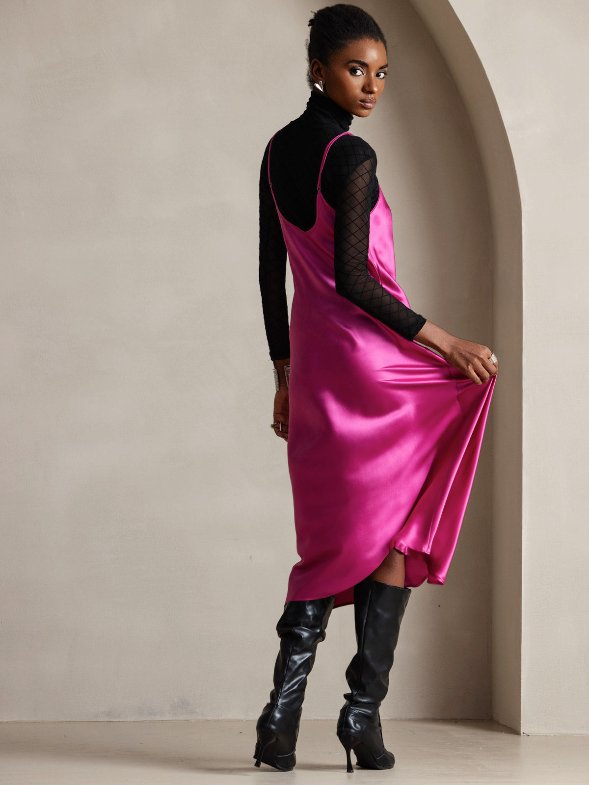 [Rosenrød] SilkSilky-DK Spaghetti Rem V Hals Kjole 002