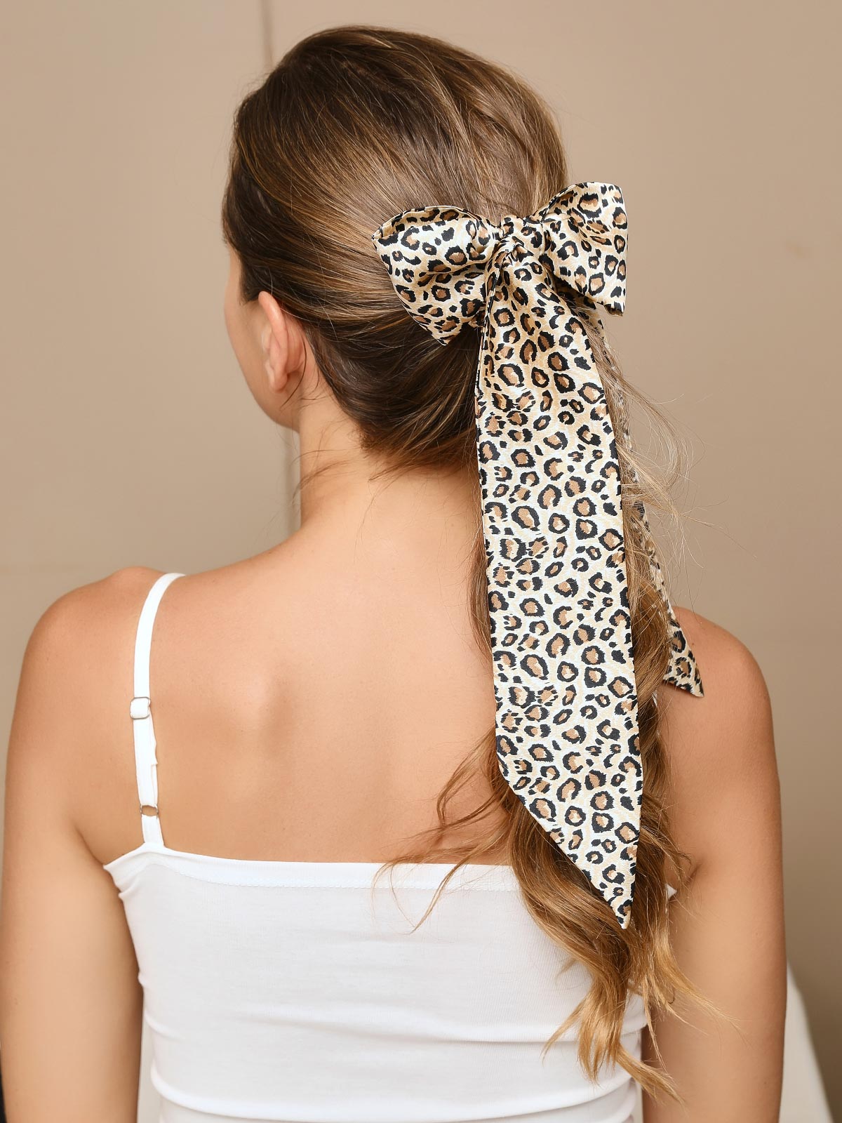 SilkSilky-DK-19Momme-Pure-Silk-Scrunchie-Leopard-005