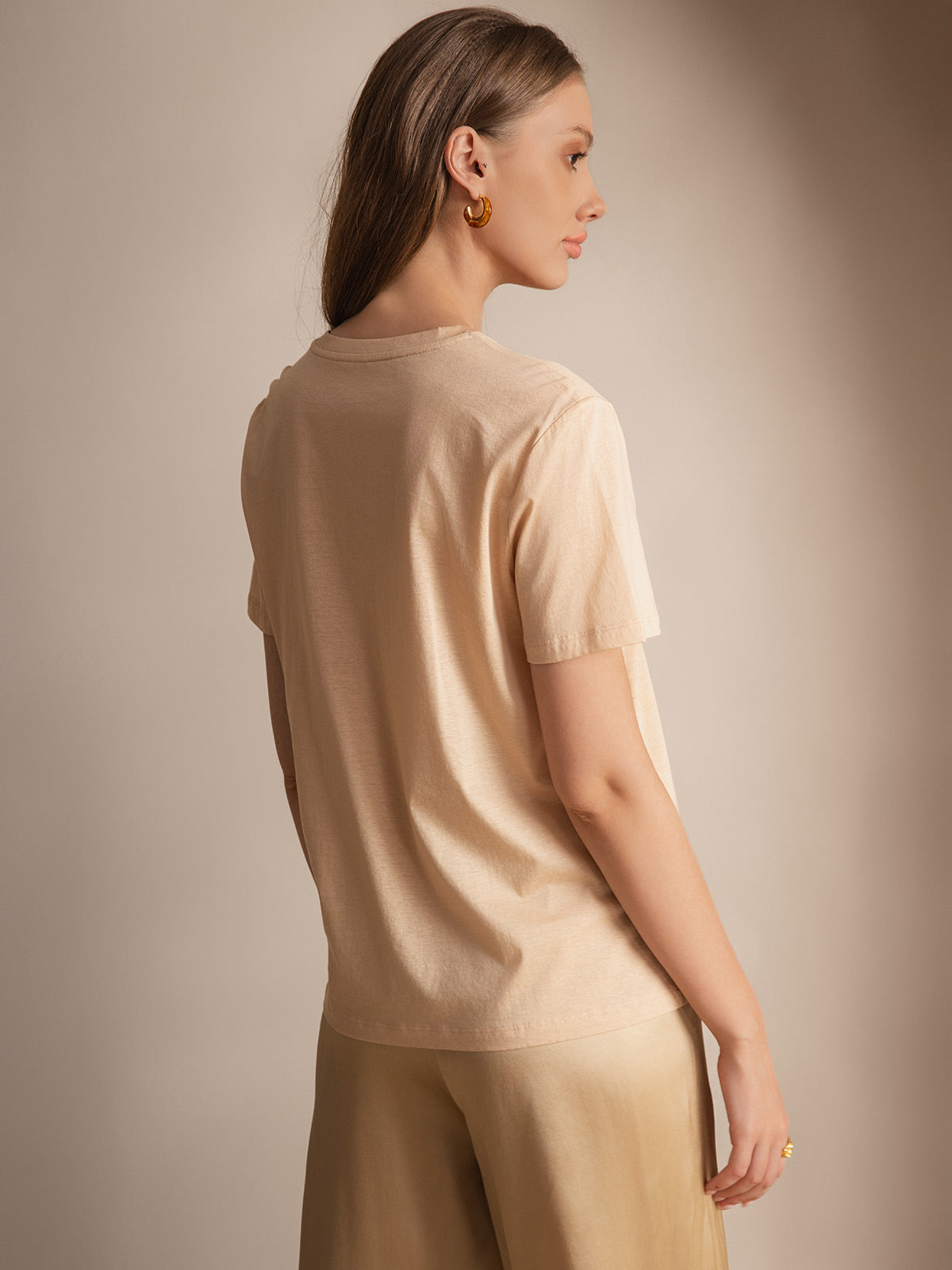 SilkSilky-DK-Silk-Knitted-Short-Sleeve-Round-Neck-T-shirt-til-kvinder-Beige-002