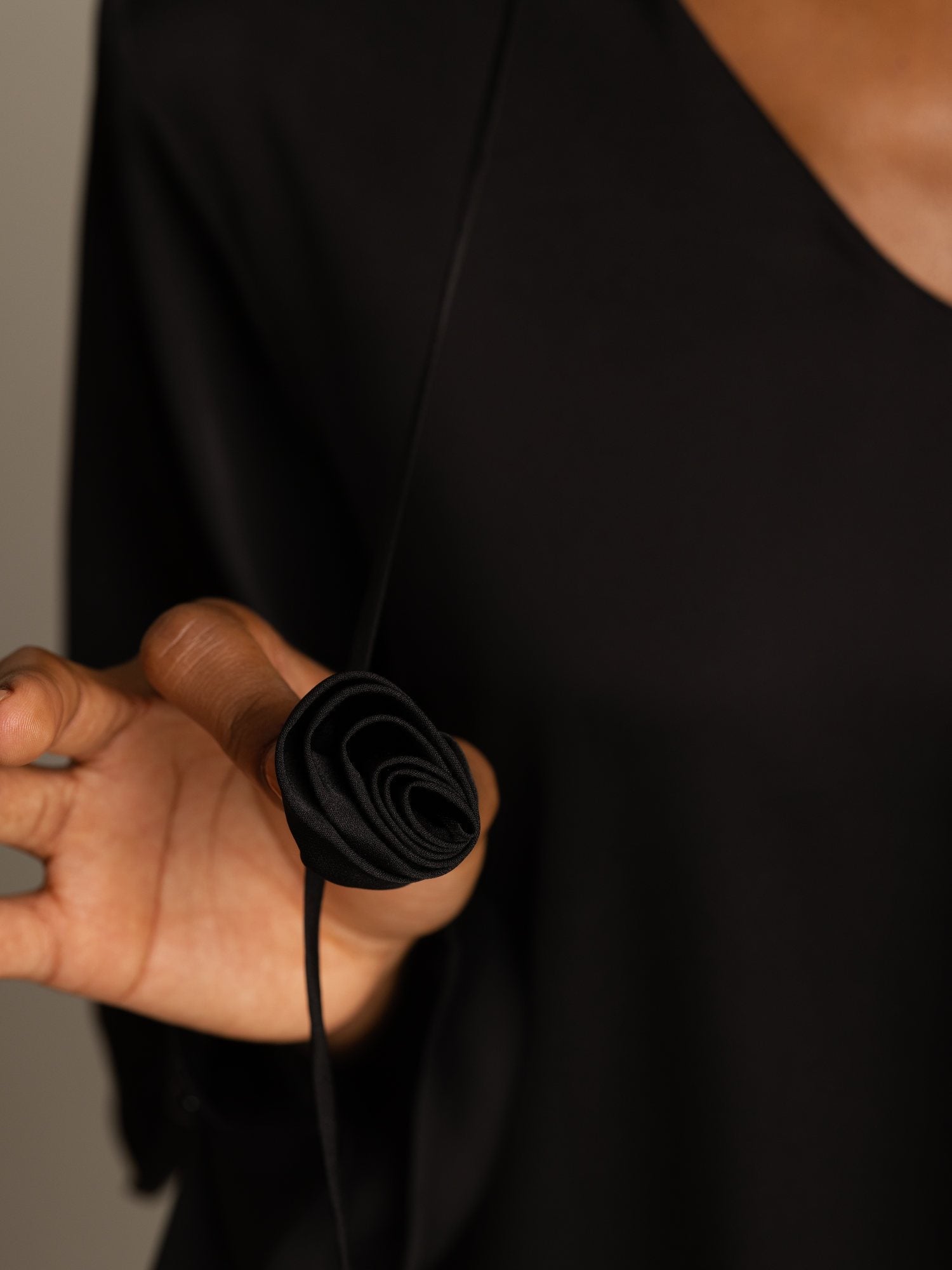 [Sort] SilkSilky-DK 19Momme Silke Langærmet V Hals Bluse 005