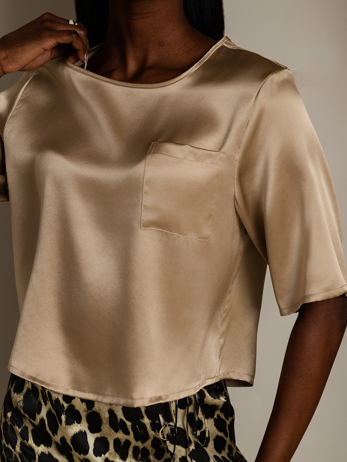 [Champagne] SilkSilky-DK Womens T-Shirt 008