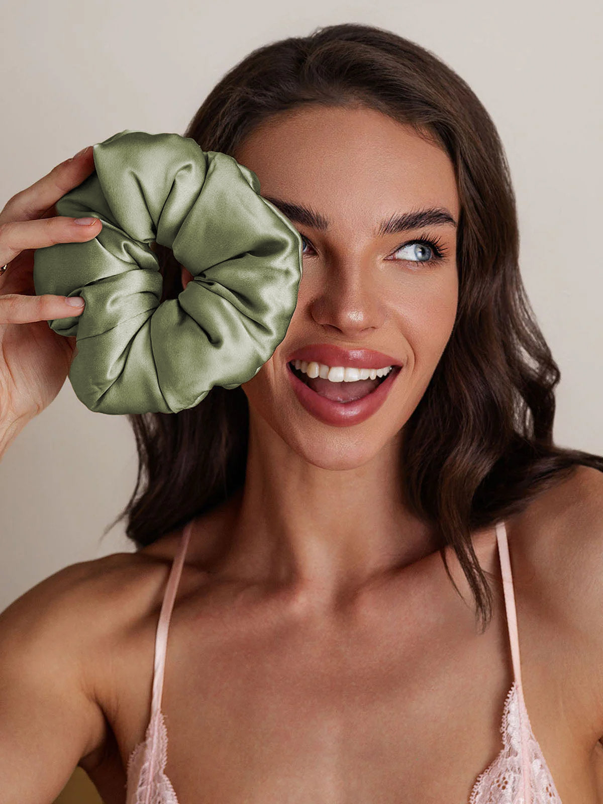 [Lysegrøn] SilkSilky-DK Silke Scrunchie 001