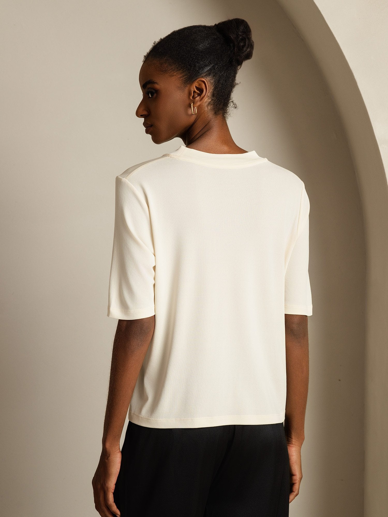 [Beige] SilkSilky-DK Halv ærme Tight Crew Neck T-shirt til kvinder 002