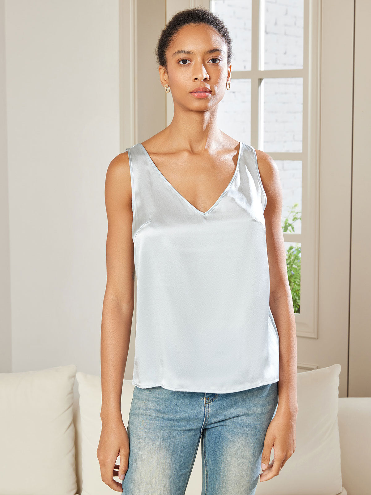 SilkSilky-DK-Pure-Silk-Sleeveless-V-Neck-Camisole-Top-Lyseblå-005