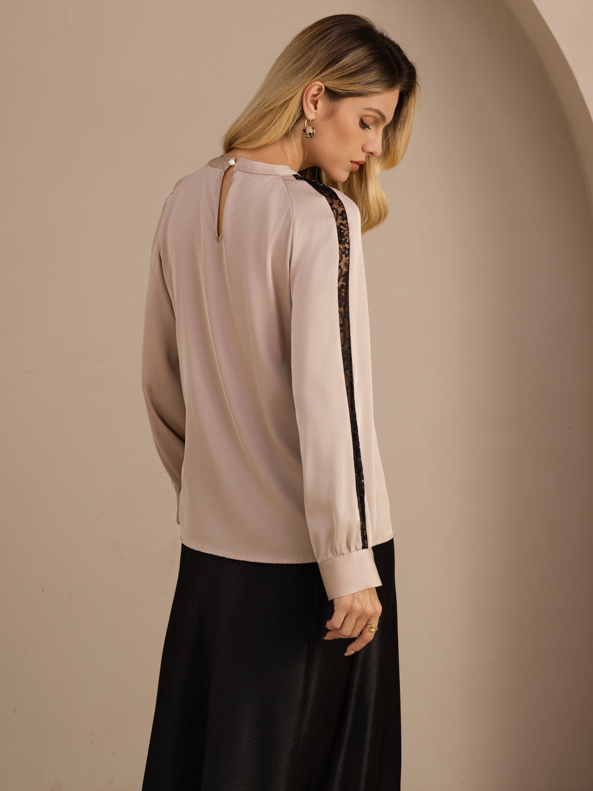 [Tan] SilkSilky-DK Long Sleeve Keyhole Neck Damebluser 002