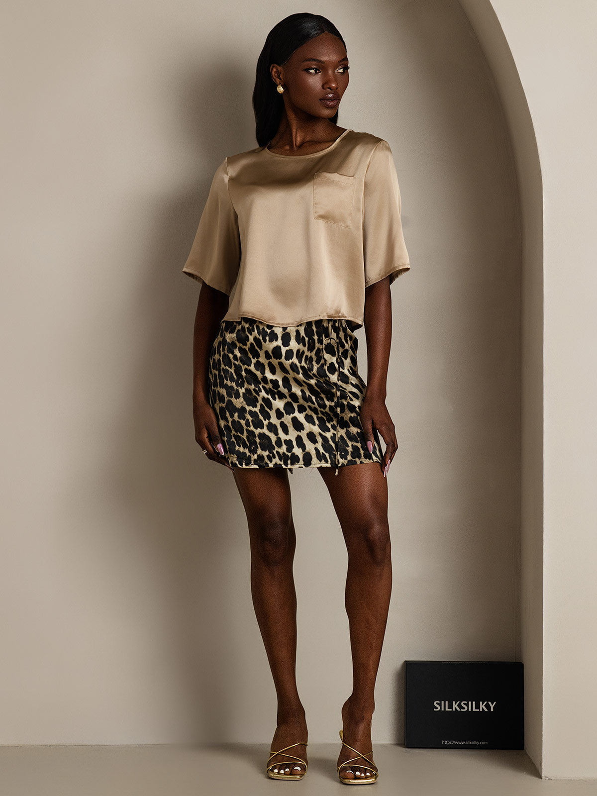 [Champagne] SilkSilky-DK Womens T-Shirt 006