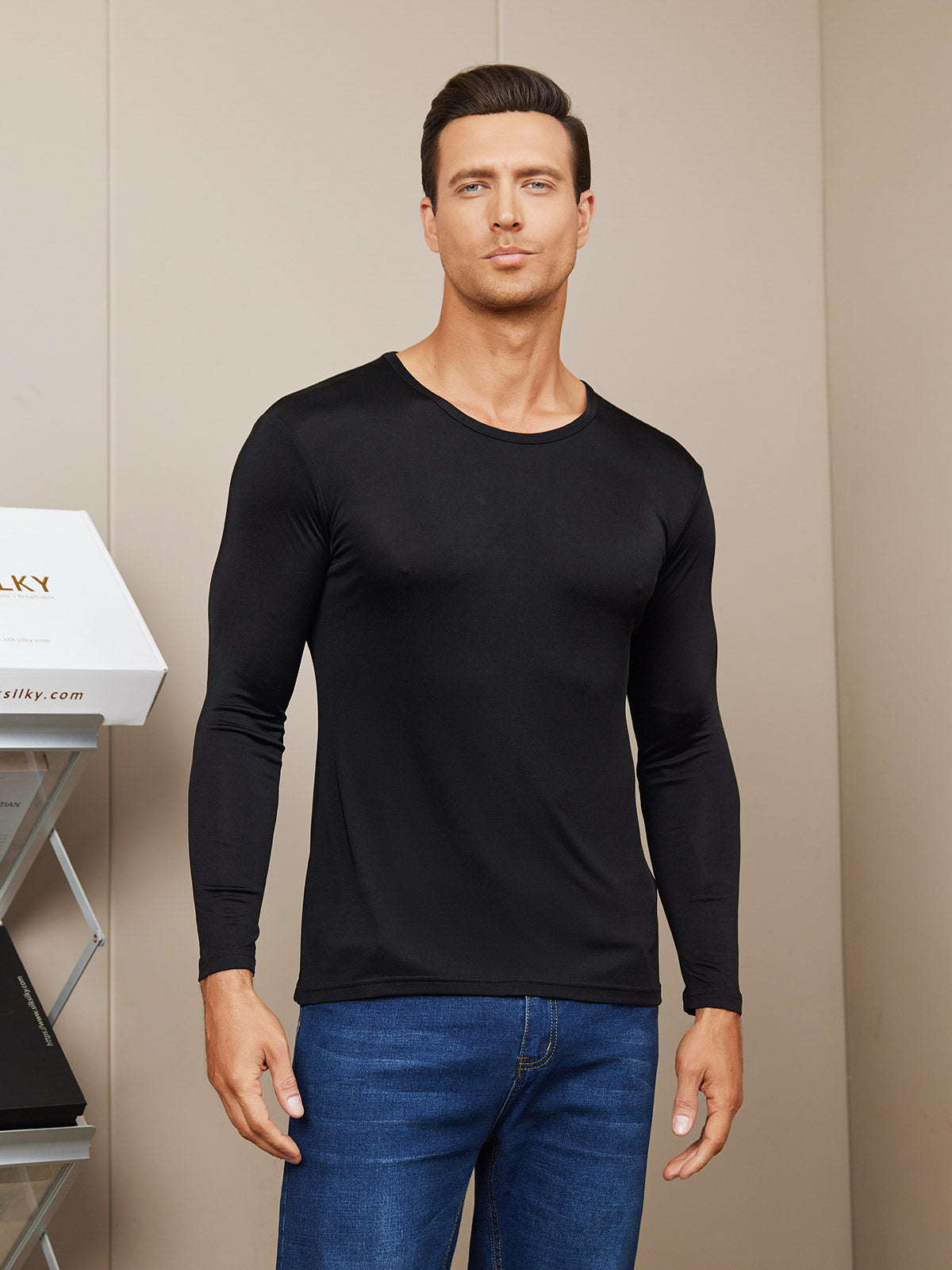 SilkSilky-DK-Silk-Knitted-Long-Sleeve-Round-Neck-Herre-T-shirt-Sort-001