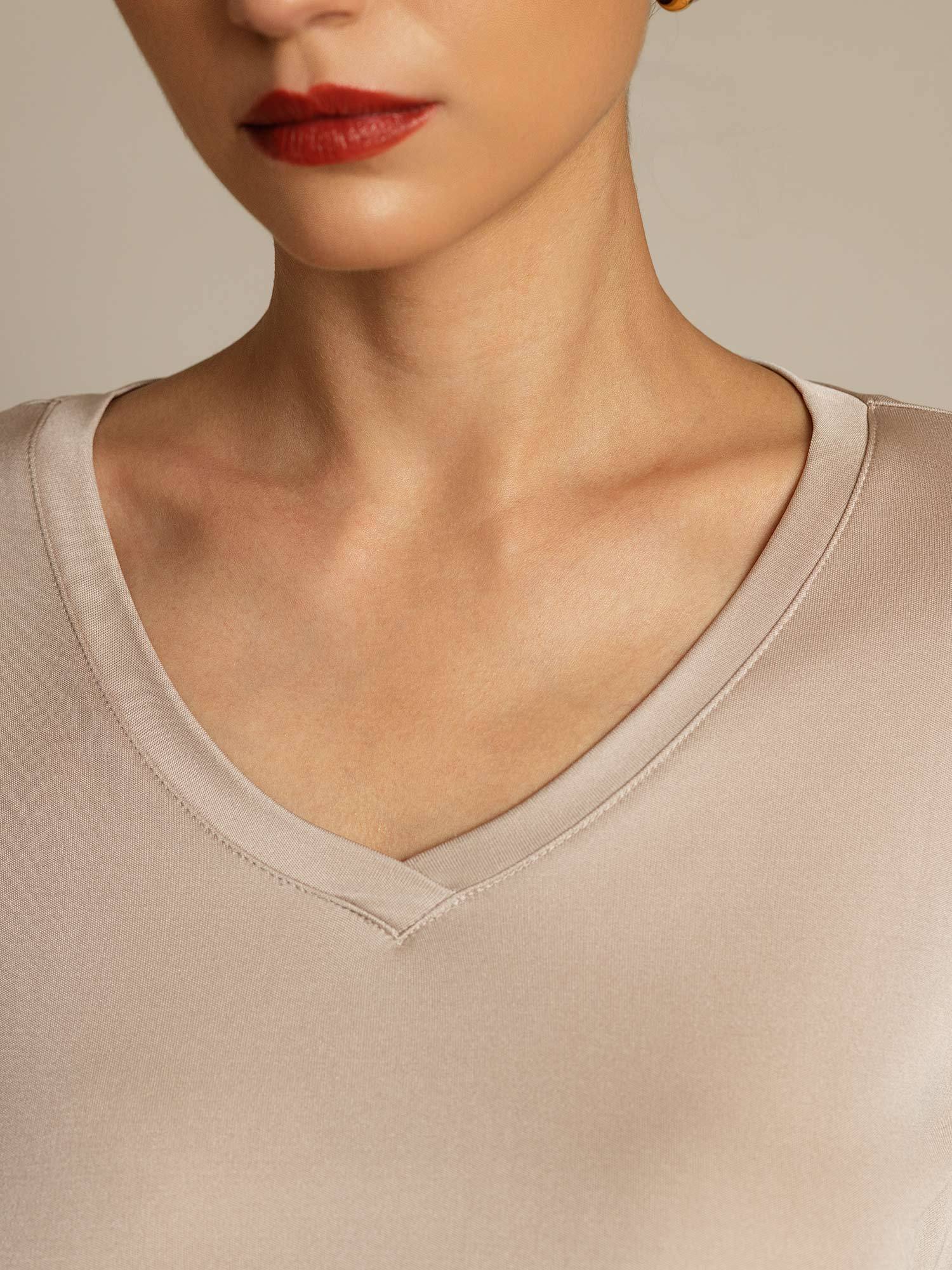 [LysKhaki] SilkSilky-DK Silke Womens T-Shirt 004