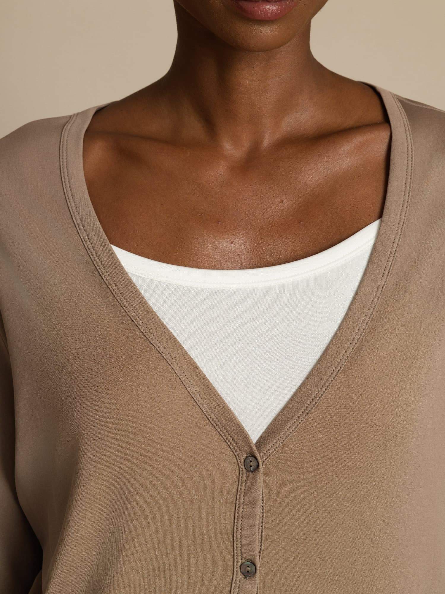 [Tan] SilkSilky-DK 19Momme Silke Langærmet V Hals Dame Cardigan 005