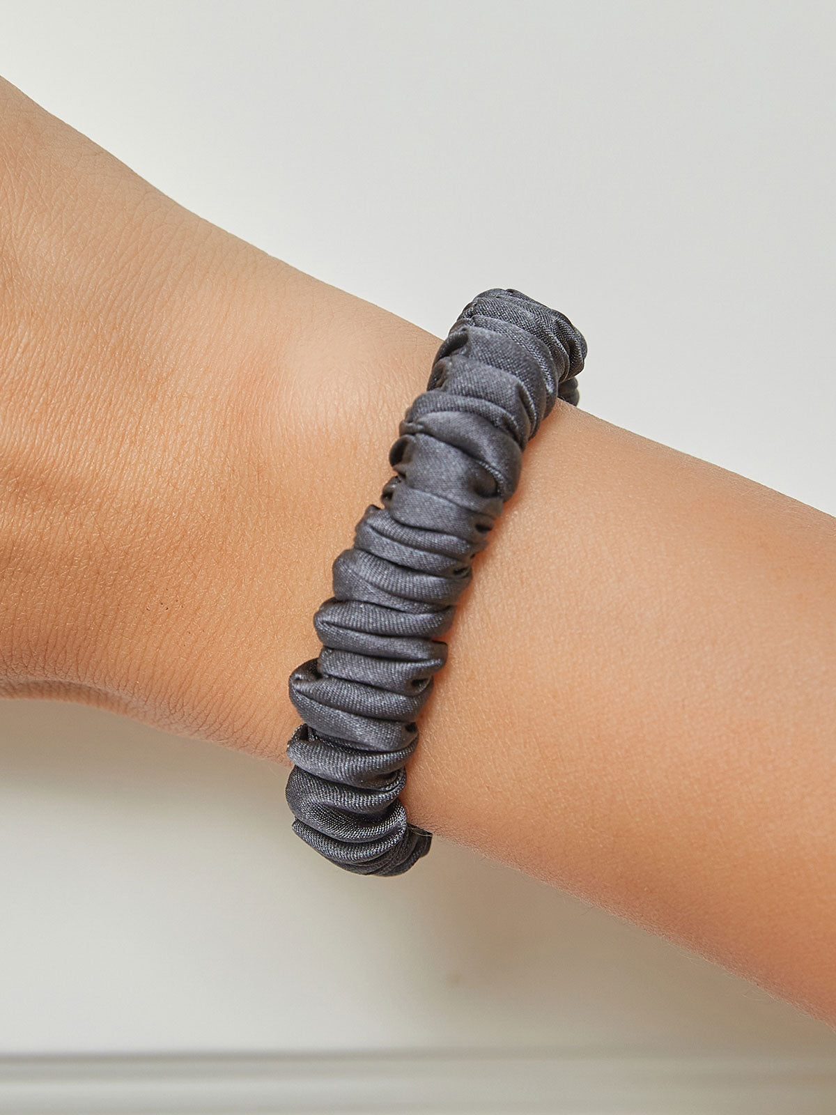 [Mørkegrå] SilkSilky-DK 19Momme Scrunchie 001