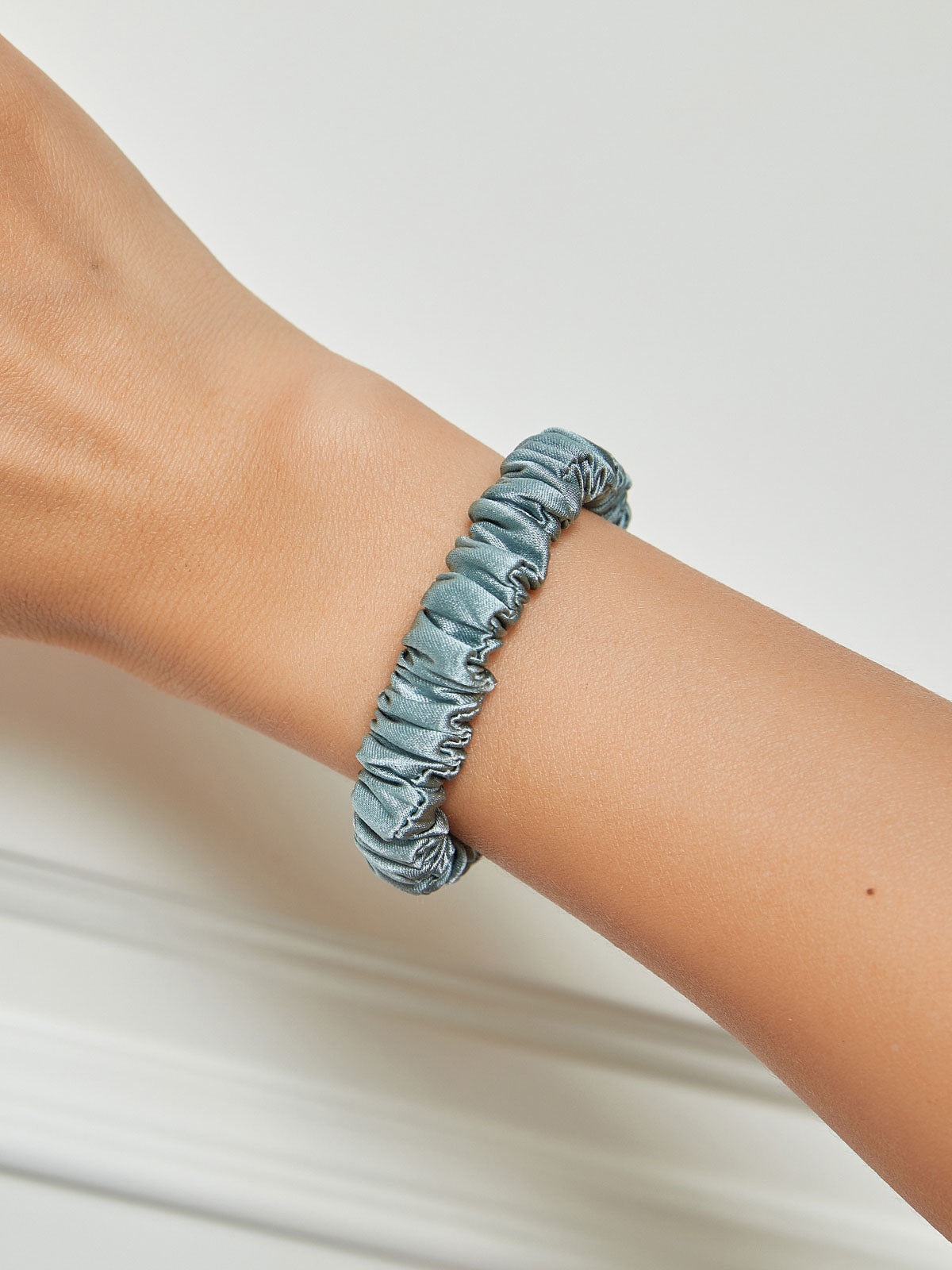 [Stål Blå] SilkSilky-DK 19Momme Scrunchie 001