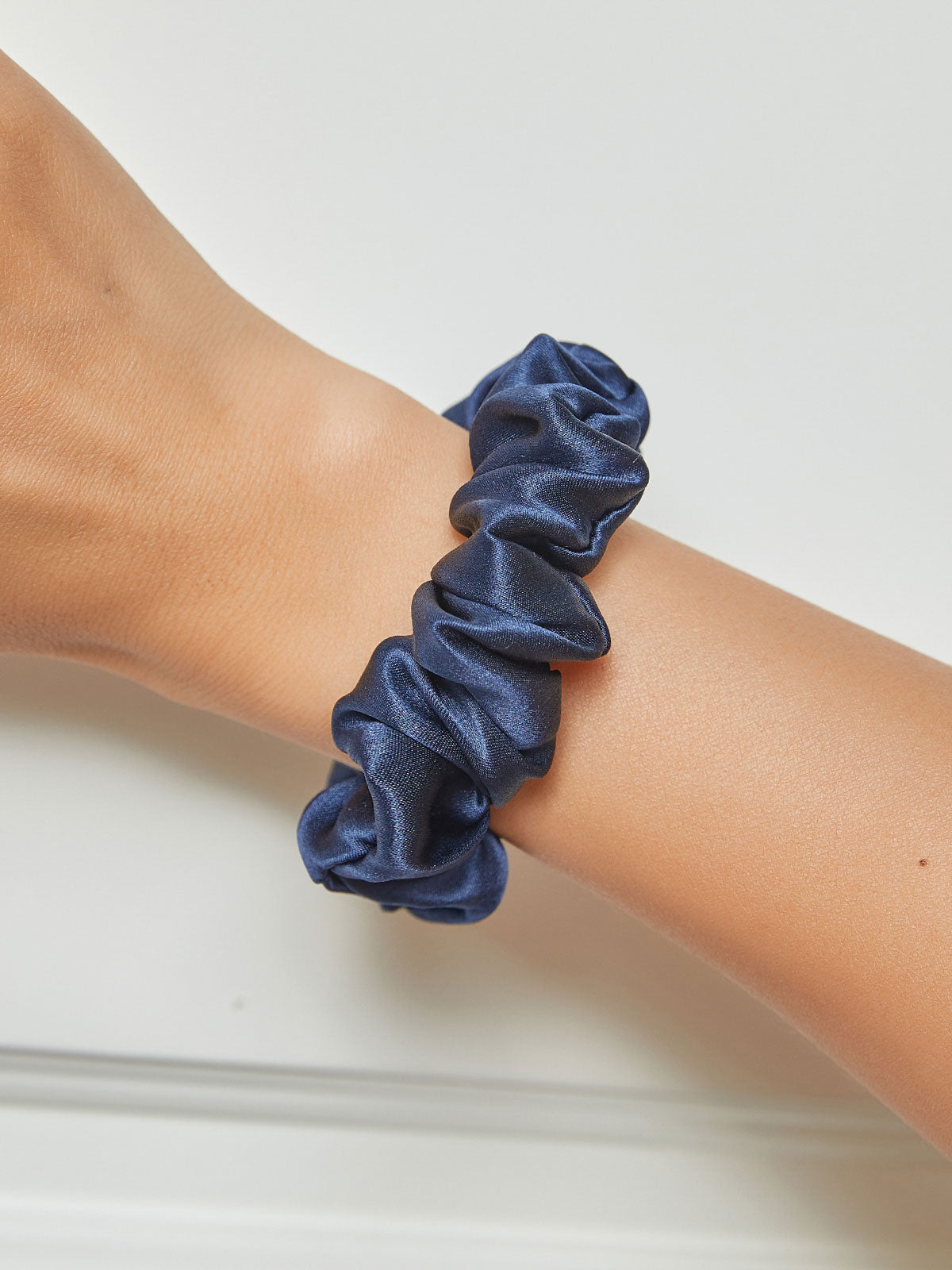 [Mørkeblå] SilkSilky-DK 19Momme Scrunchie 001