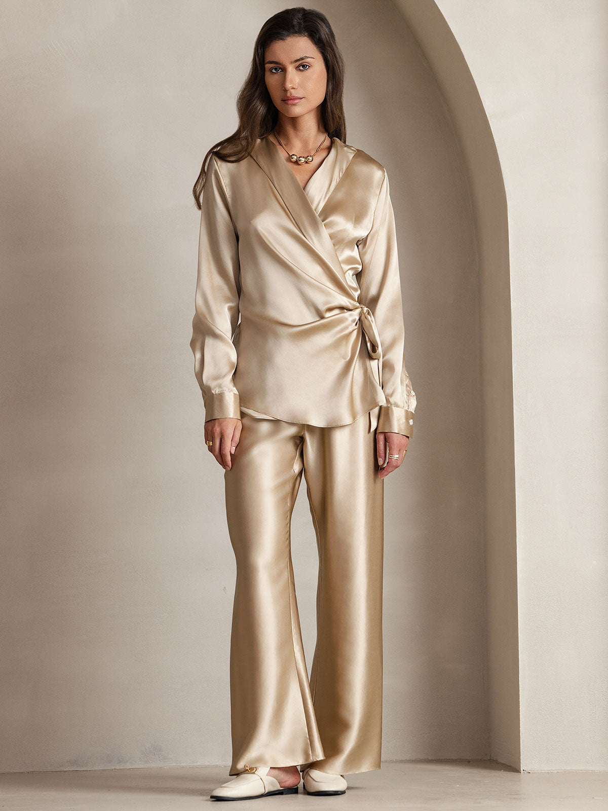 SilkSilky-DK-19Momme-Silke-Long-Sleeve-V-Neck-Dameskjorte-Champagne-007