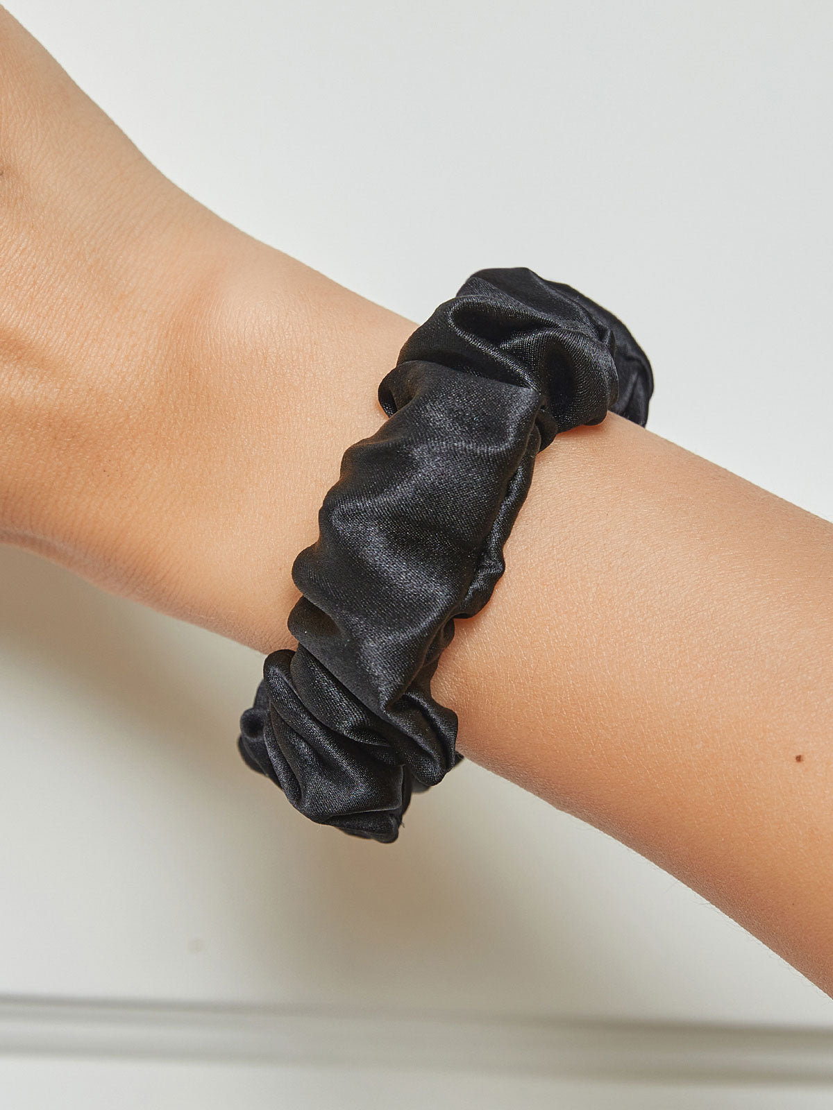 [Sort] SilkSilky-DK 19Momme Scrunchie 001