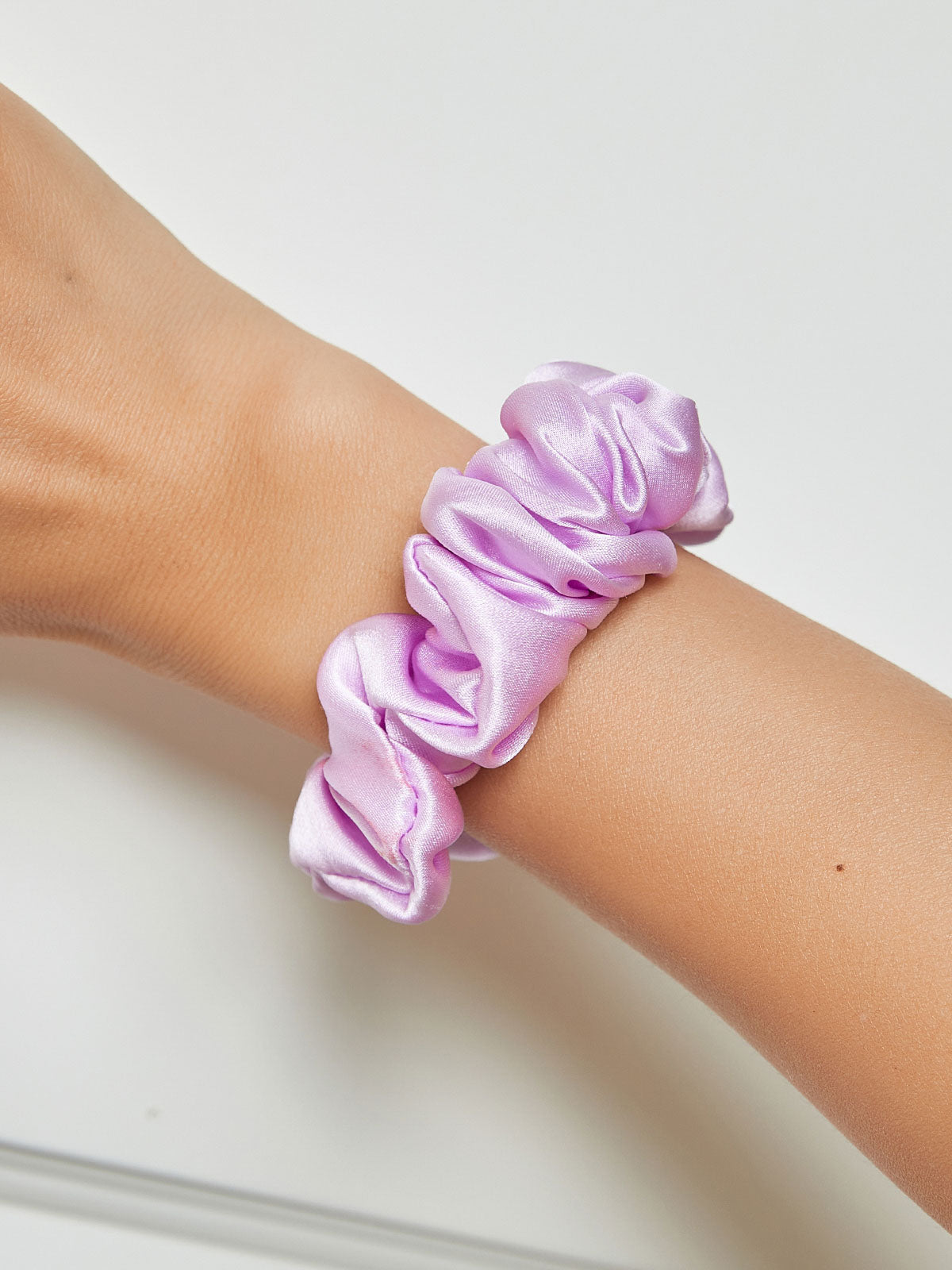 [Lavendel] SilkSilky-DK 19Momme Scrunchie 001