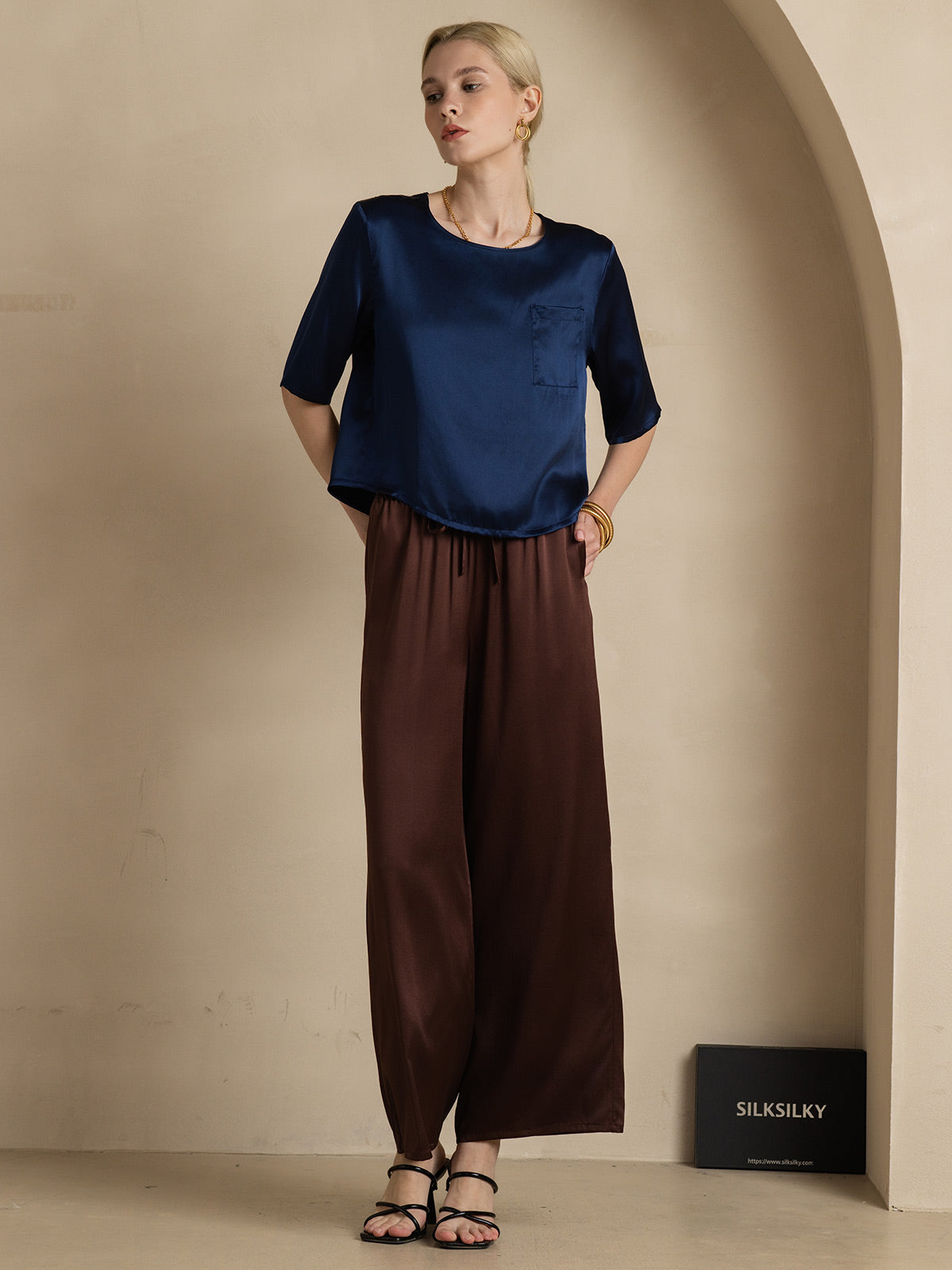 [Mørkeblå] SilkSilky-DK Pure Silk Half Sleeve Boat Neck T-shirt til kvinder 007