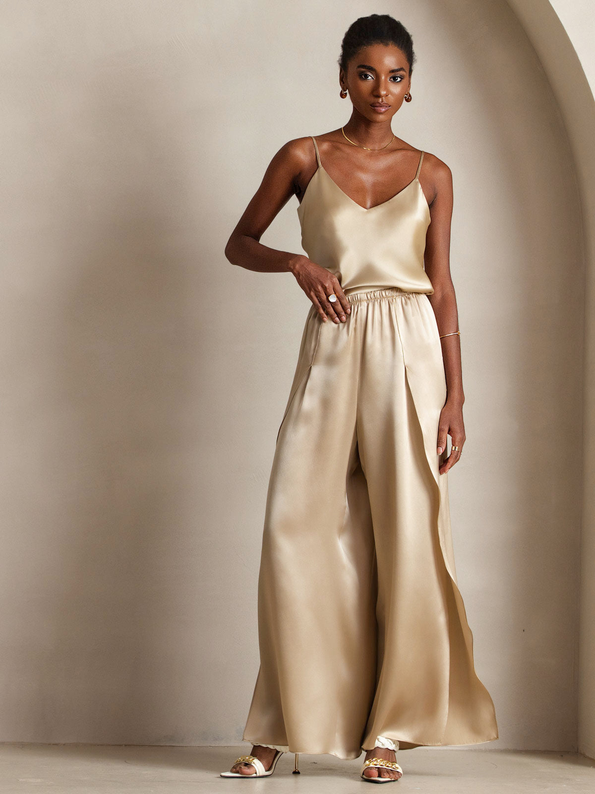 SilkSilky-DK-Pure-Silk-Sleeveless-V-Neck-Camisole-Top-Champagne-006