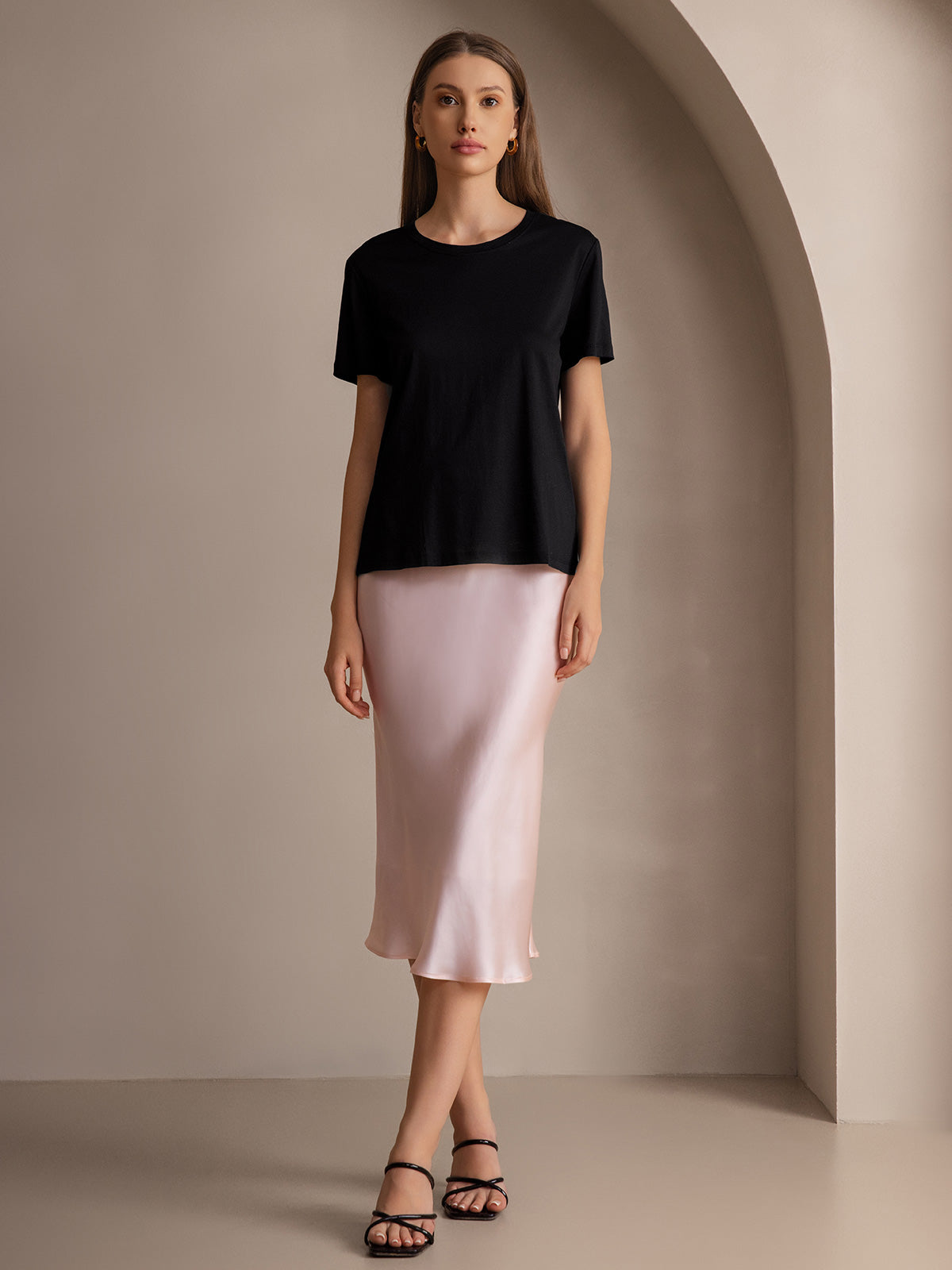 [Sort] SilkSilky-DK Silk Knitted Short Sleeve Round Neck T-shirt til kvinder 001