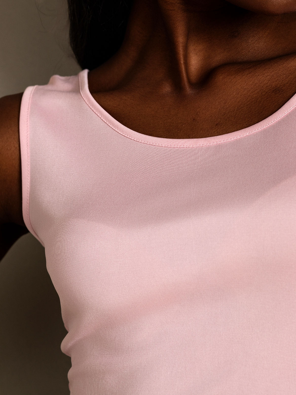 [Lyserød] SilkSilky-DK Silk Knitted Sleeveless Round Neck T-shirt til kvinder 008