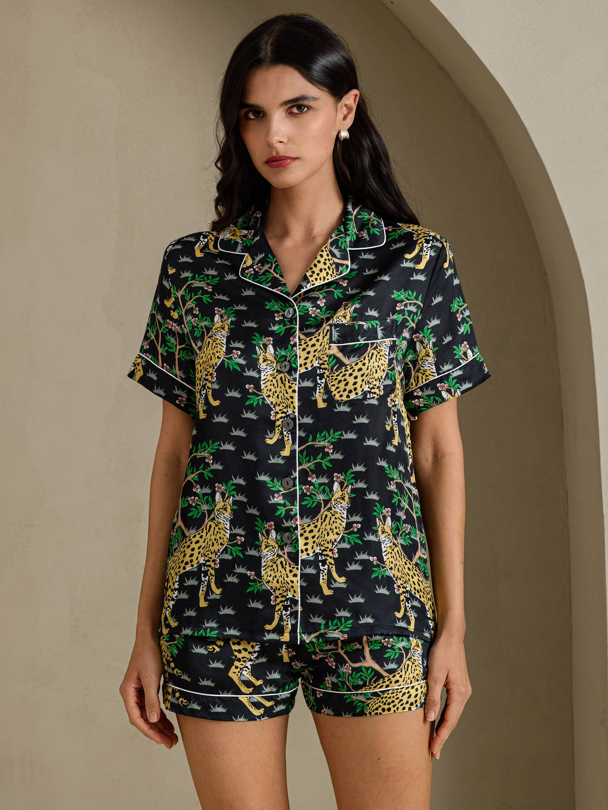 [Sort Serval] SilkSilky-DK Short Sleeve Notch Collar Dame Pyjamas 001
