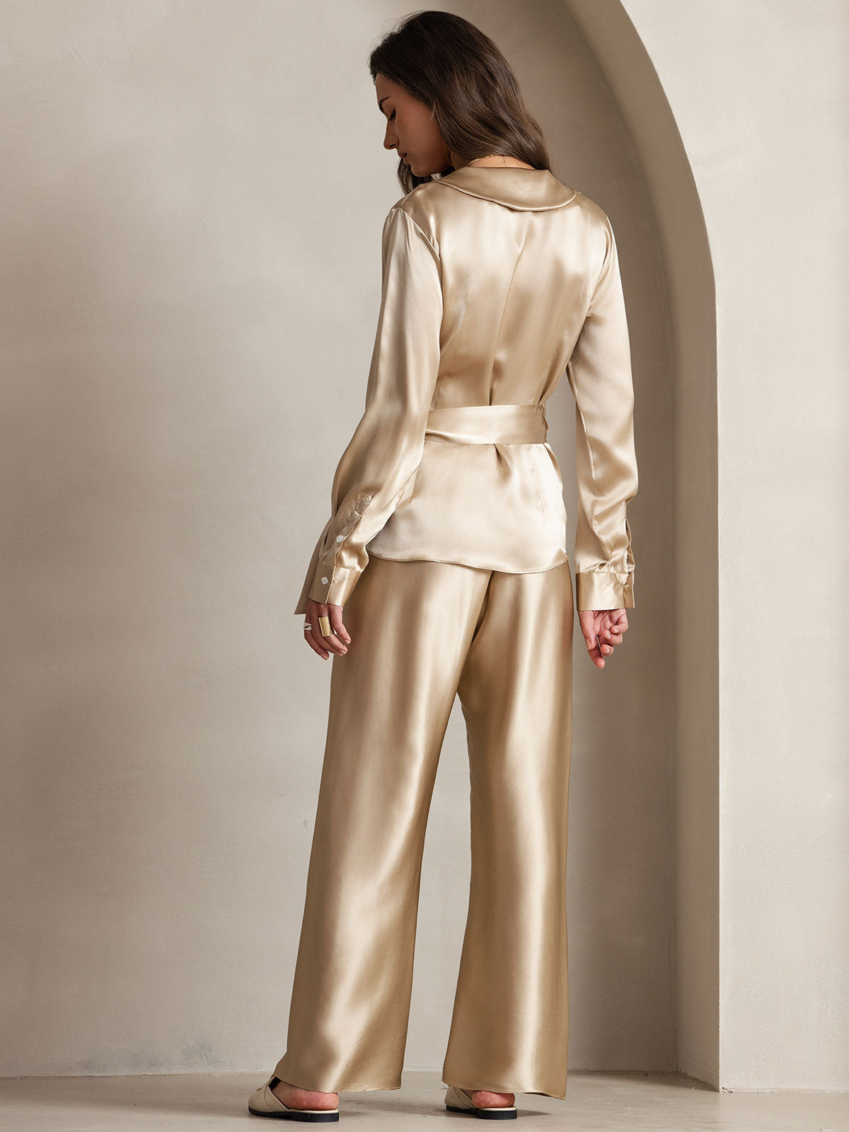 SilkSilky-DK-19Momme-Silke-Long-Sleeve-V-Neck-Dameskjorte-Champagne-002