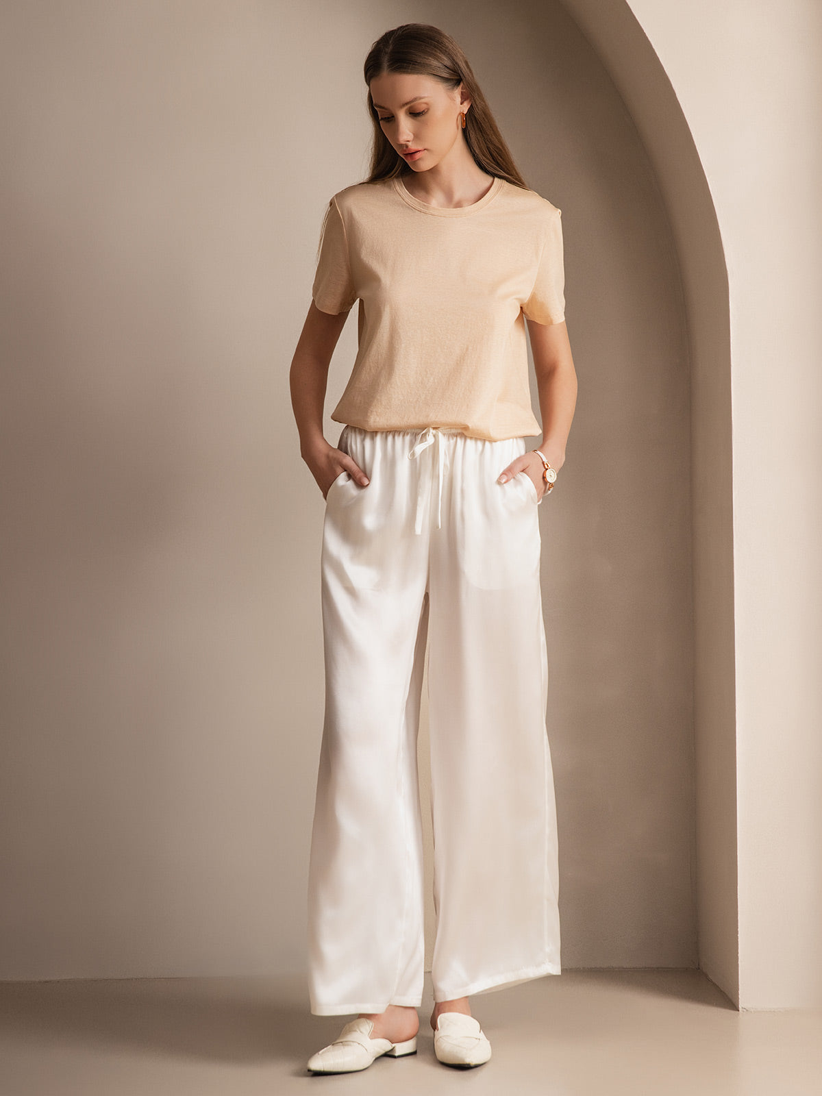 [Beige] SilkSilky-DK Silk Knitted Short Sleeve Round Neck T-shirt til kvinder 004