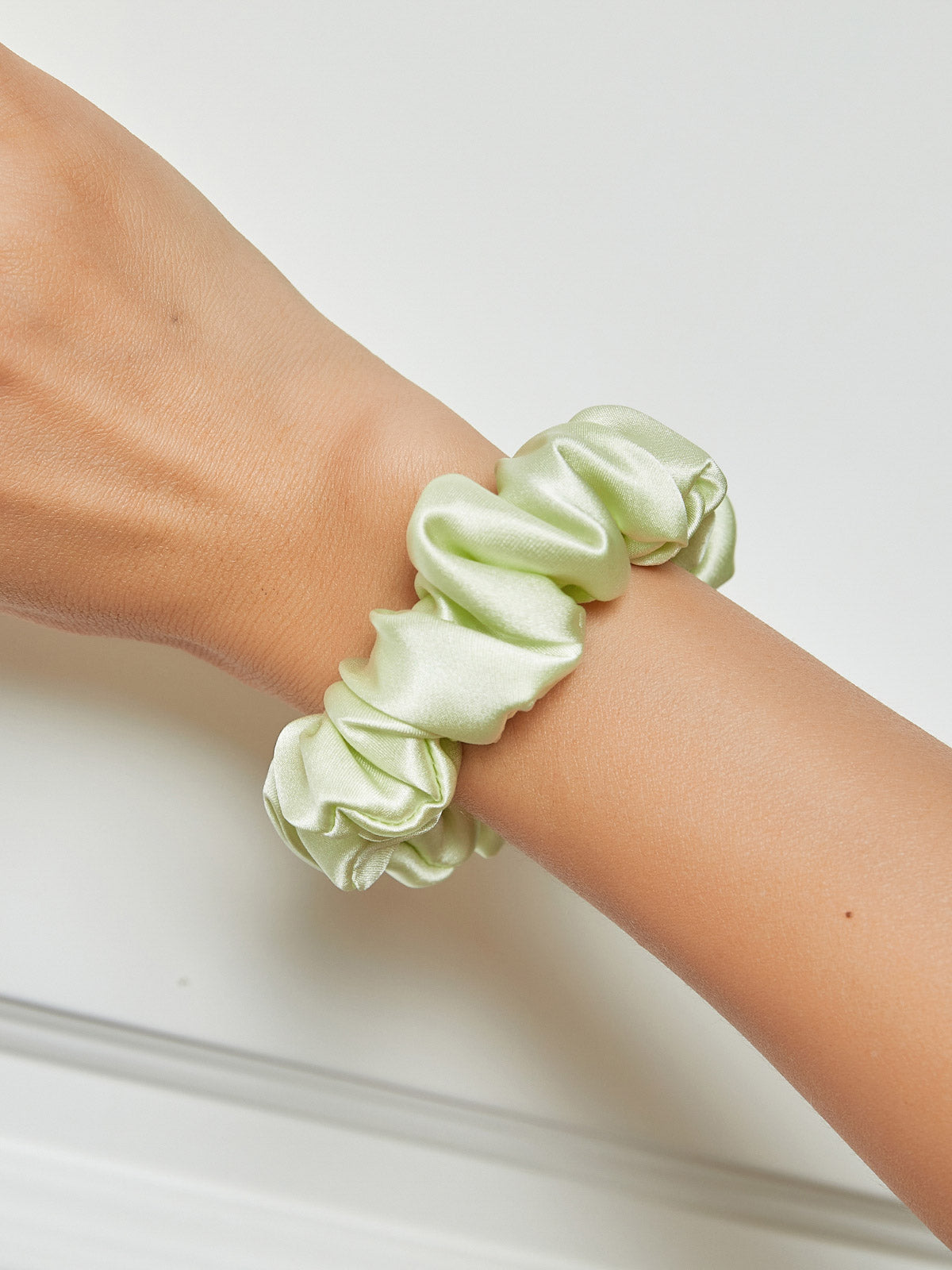 [Lysegrøn] SilkSilky-DK 19Momme Scrunchie 001