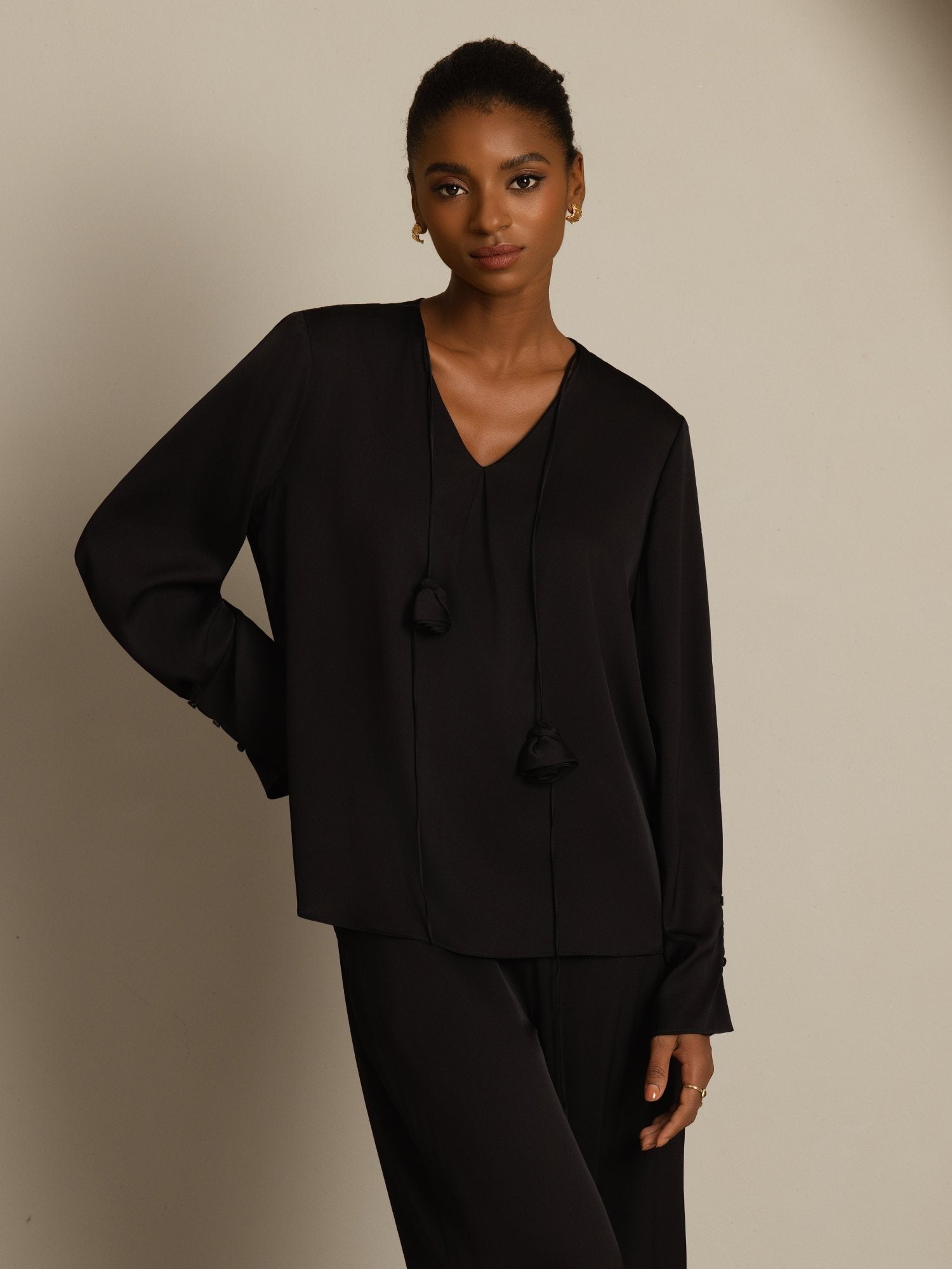 [Sort] SilkSilky-DK 19Momme Silke Langærmet V Hals Bluse 003