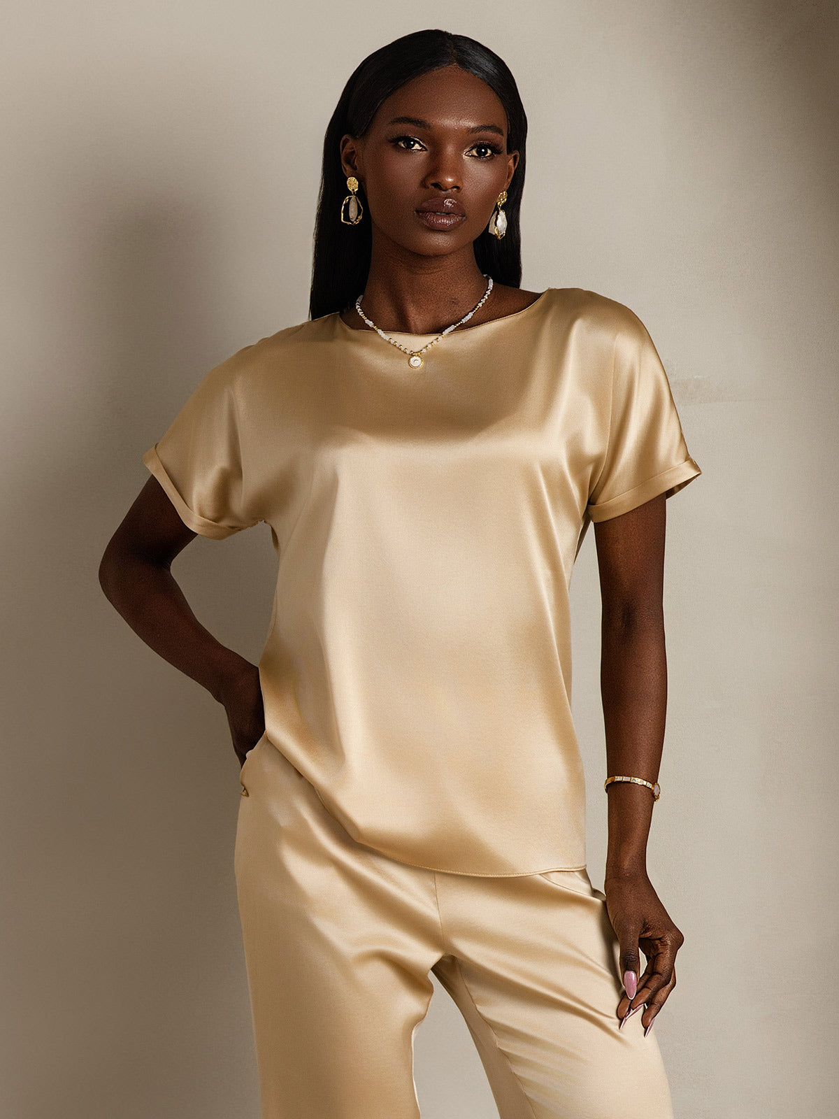 [Champagne] SilkSilky-DK 19Momme Silke Short Sleeve Round Neck T-shirt til kvinder 003