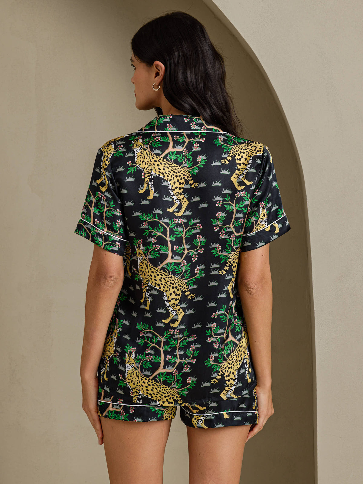 [Sort Serval] SilkSilky-DK Short Sleeve Notch Collar Dame Pyjamas 002