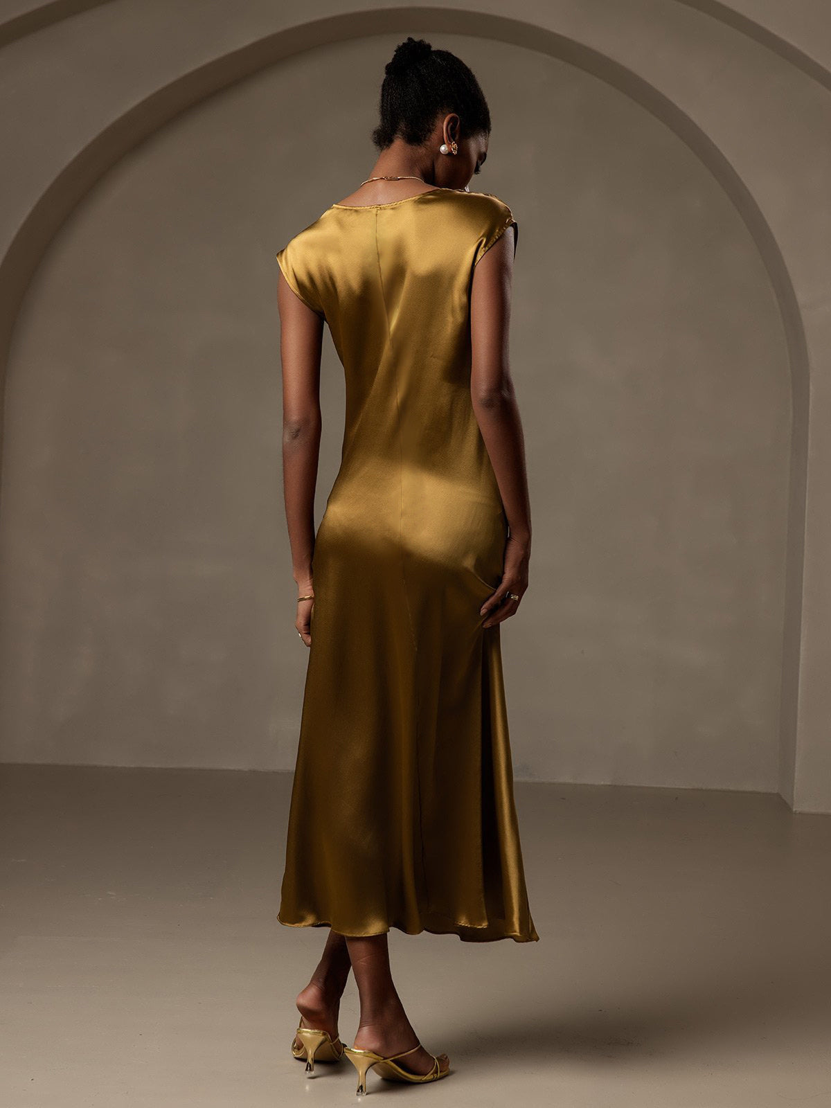 [Brun] SilkSilky-DK Kappeærmer Scoop Neck Kjole 002