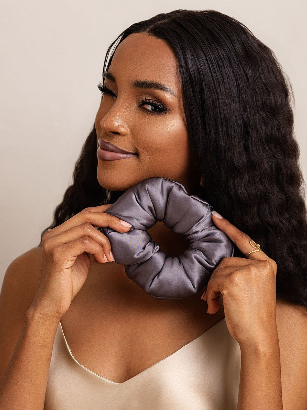 [Mørkegrå] SilkSilky-DK Silke Scrunchie 001