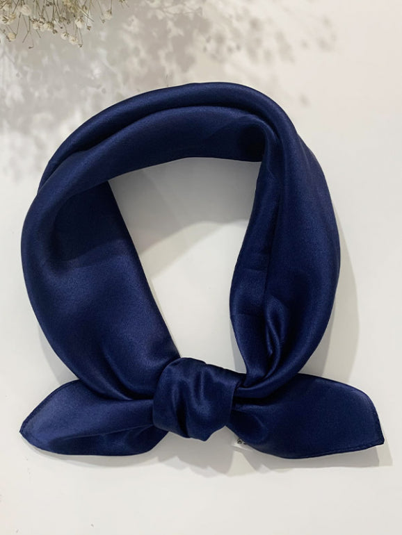 SilkSilky-DK-Pure-Silk-Scarf-Mørkeblå-001