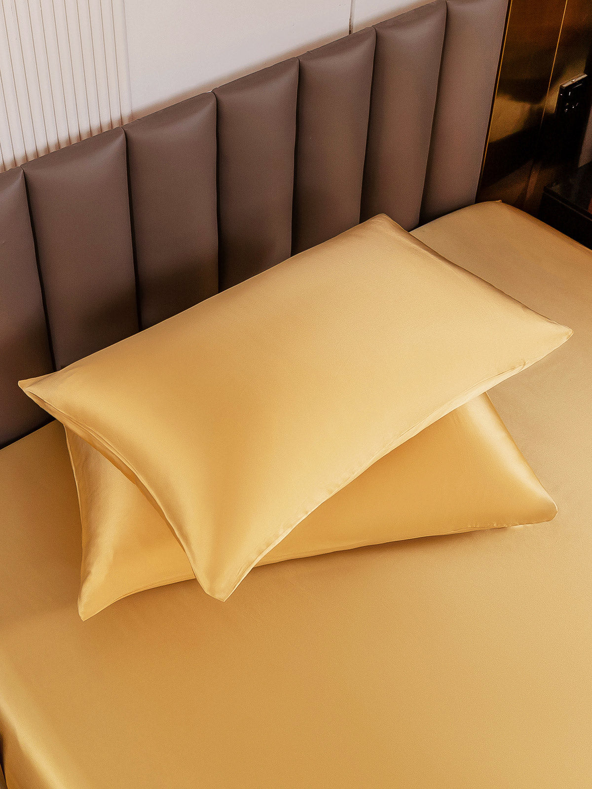 SilkSilky-DK-22Momme-Pure-Silk-Pillowcase-Champagne-004