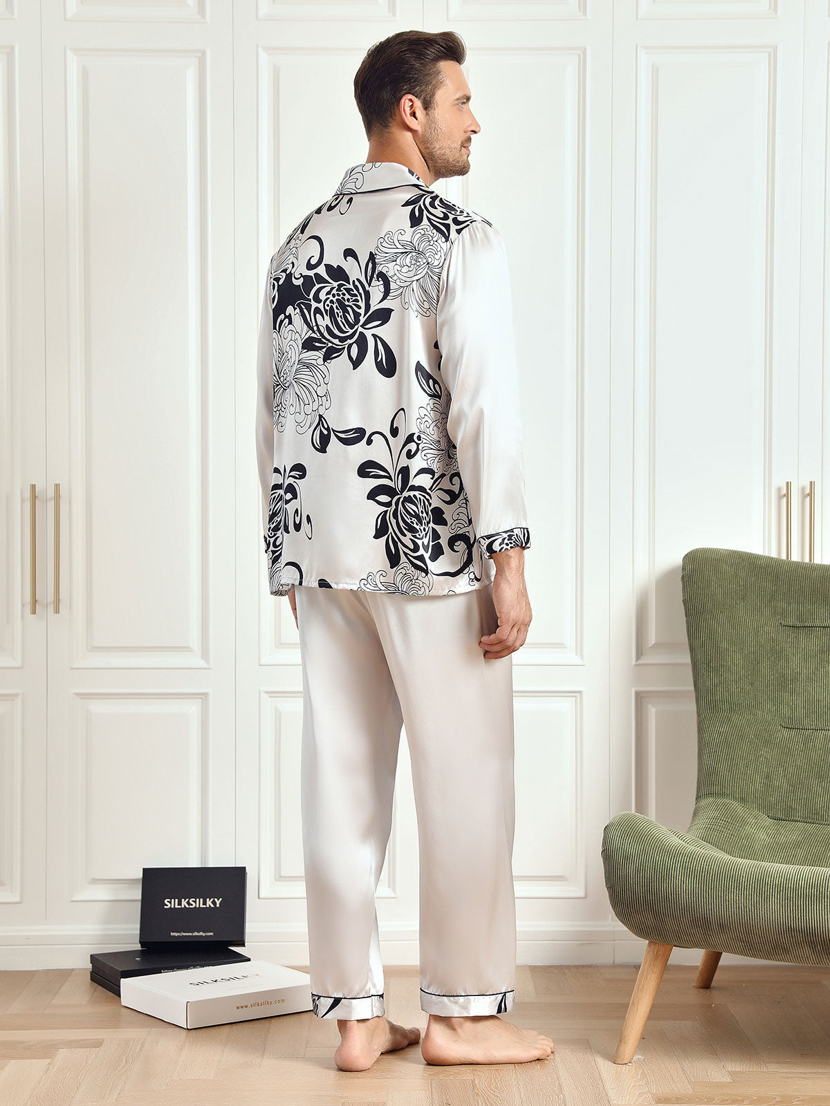 SilkSilky-DK-Pure-Silk-Long-Sleeve-Revers-Pyjamas-til-Mænd-Grå-007