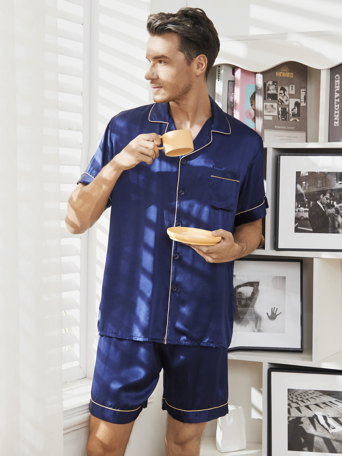 SilkSilky-DK-Pure-Silk-Short-Sleeve-Mens-Pajamas-Mørkeblå-001