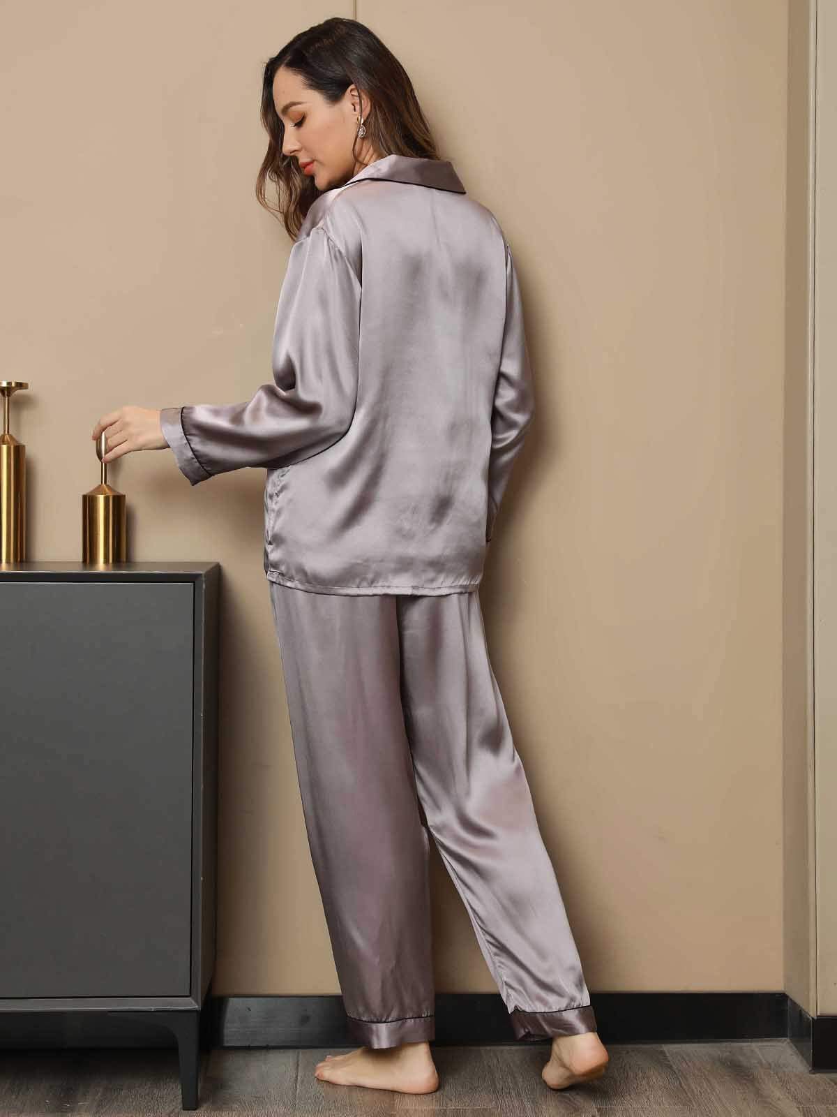 SilkSilky-DK-Pure-Silk-Long-Sleeve-Revers-Dame-Pyjamas-Grå-002